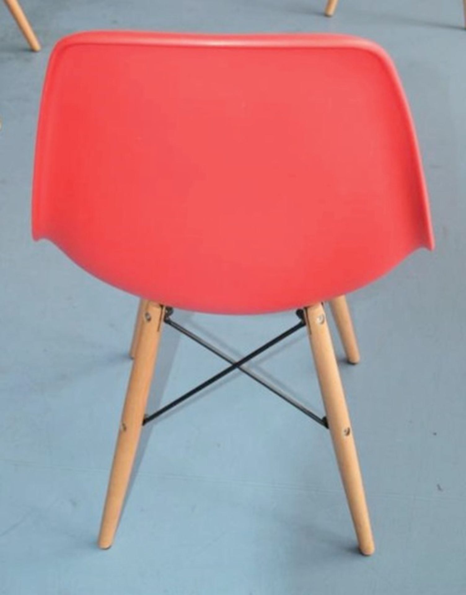 12 x Children's Charles and Ray Eames Style Shell Chairs - CL425 - Location: Altrincham WA14 - Image 4 of 9