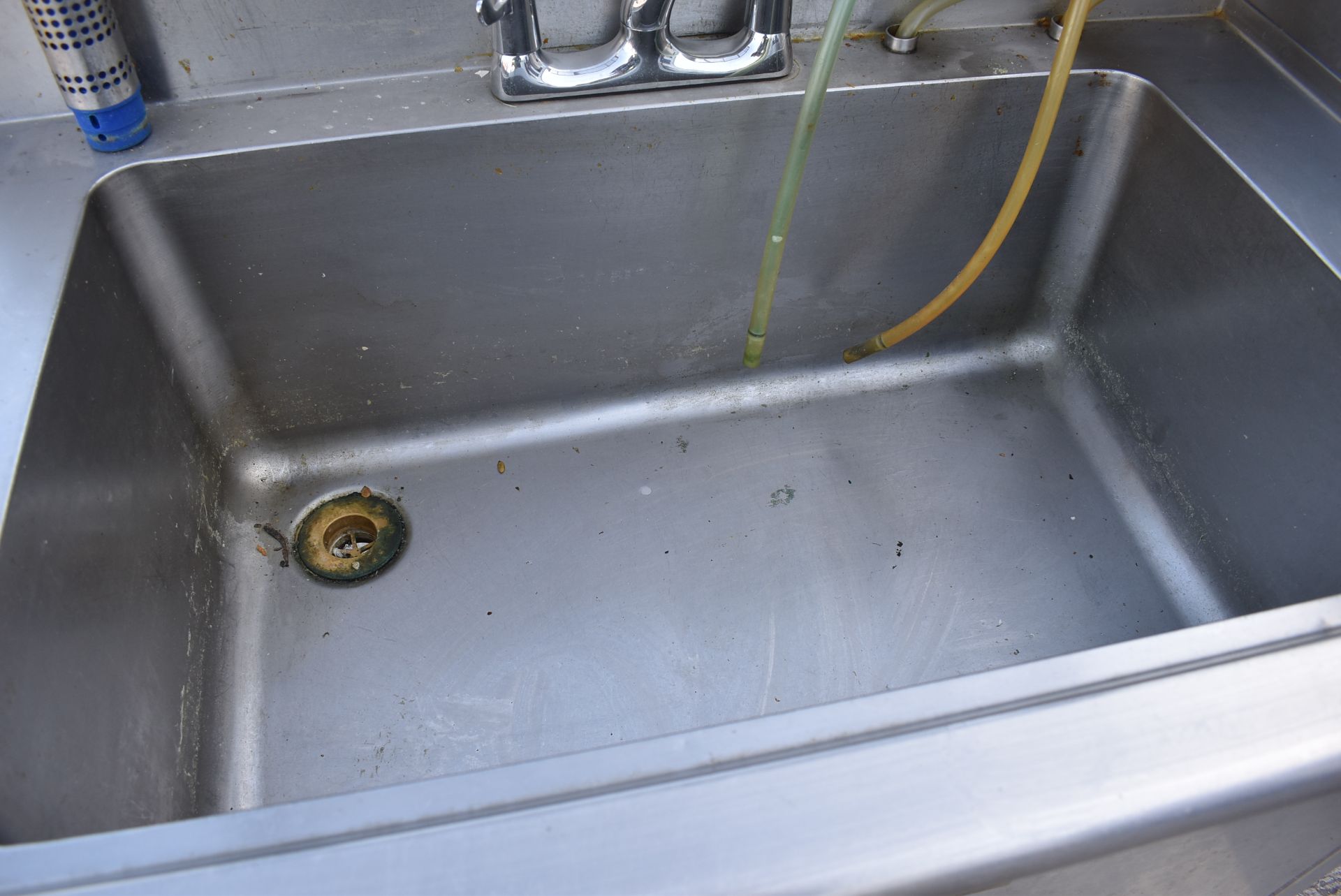 1 x Commercial Wash Unit With Large Rectangular Basin Over a Storage Cupboard, Mixer Taps, Splash - Image 5 of 11