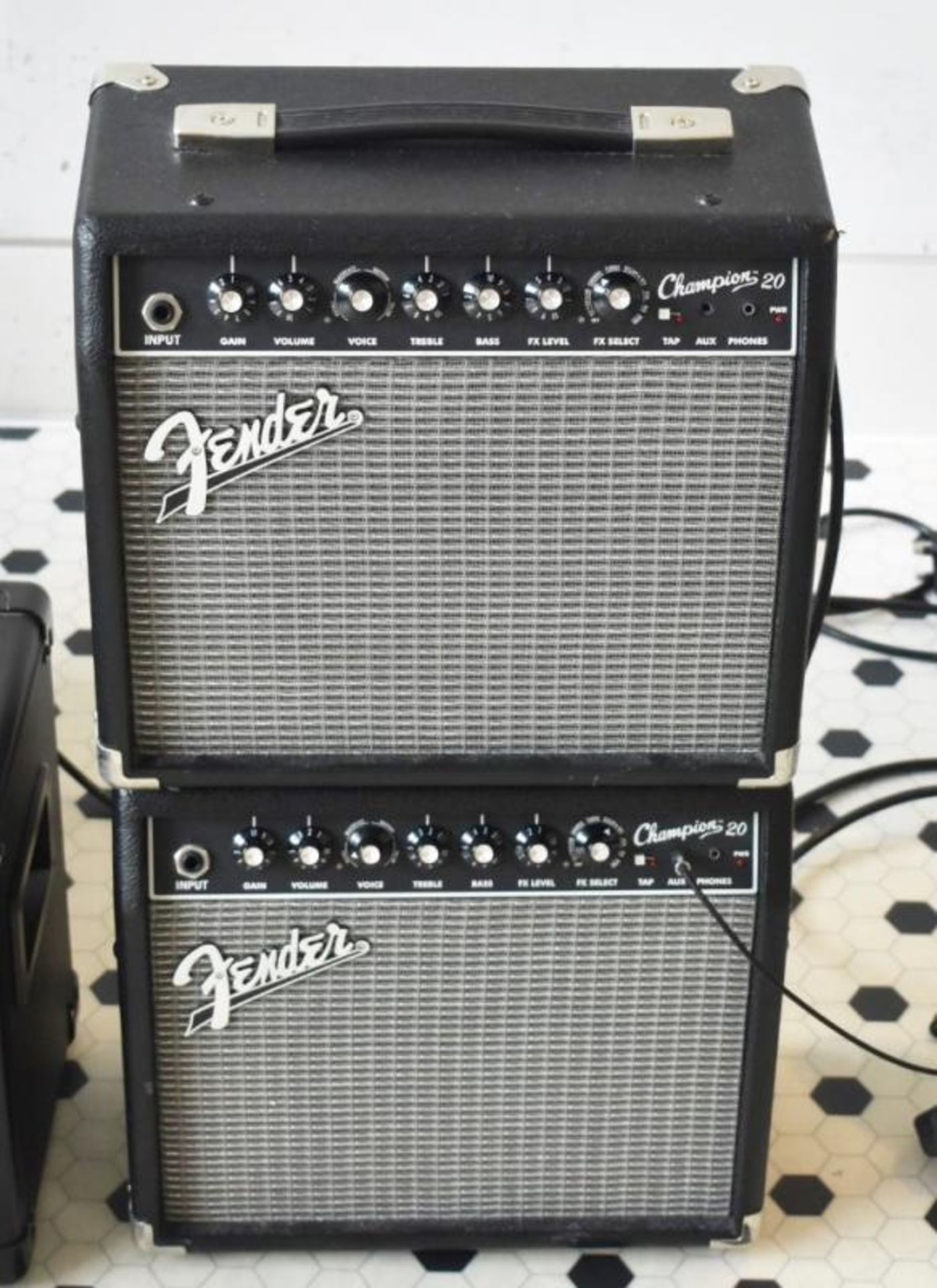 2 x Fender Champion 20 Guitar Amplifiers - Small Compact Practice Amps, Ideal For Beginners - RRP £2 - Image 3 of 3