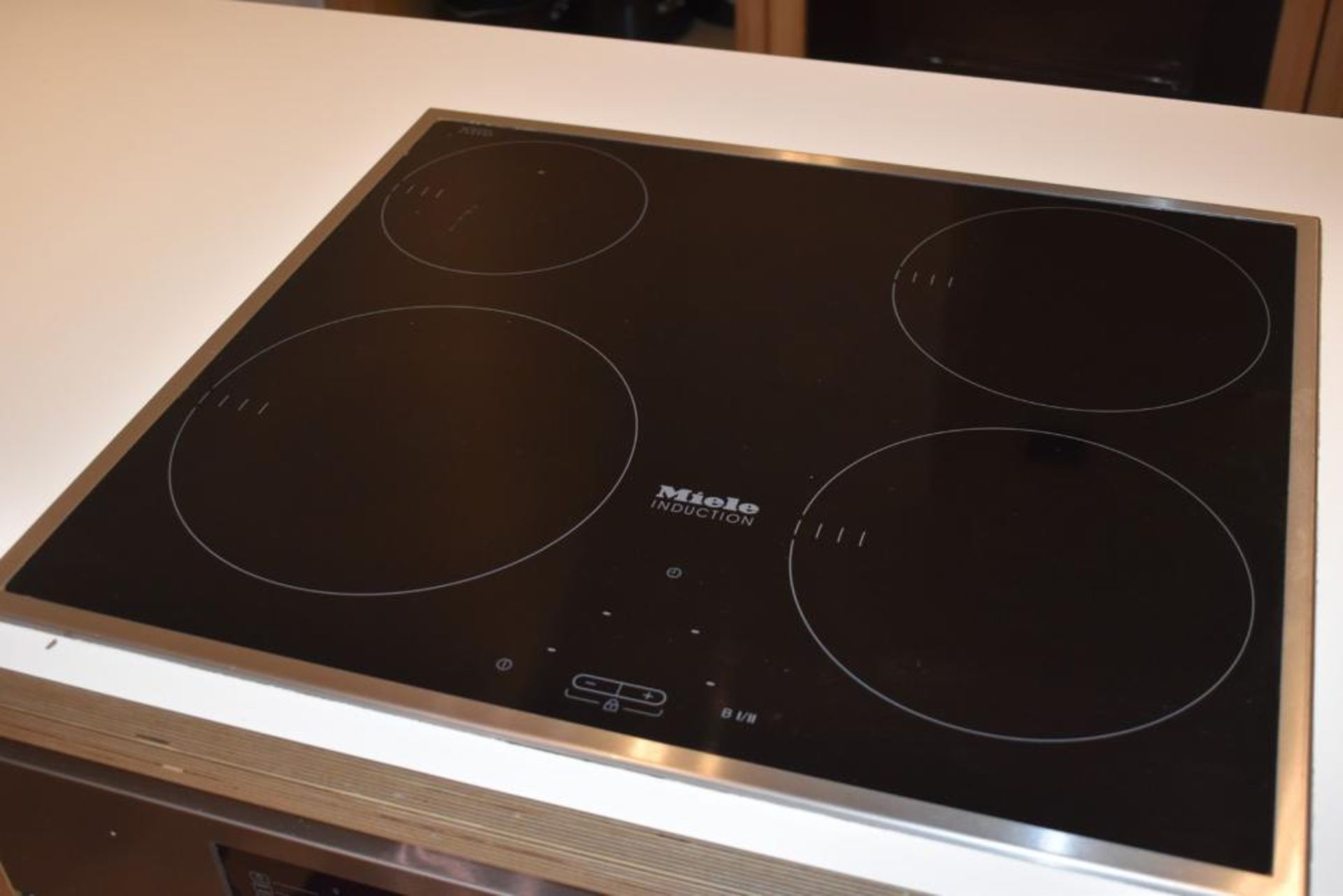 1 x Freestanding Kitchen Unit With Miele Oven and Ceramic Hob, Mixer Taps With Sink Bowls, Pop Up Pl - Image 10 of 15