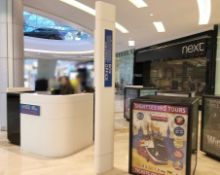4 x Advertising Display Cubes And 2.6 Totem Pole - Recently Removed From A London Shopping Mall - CL