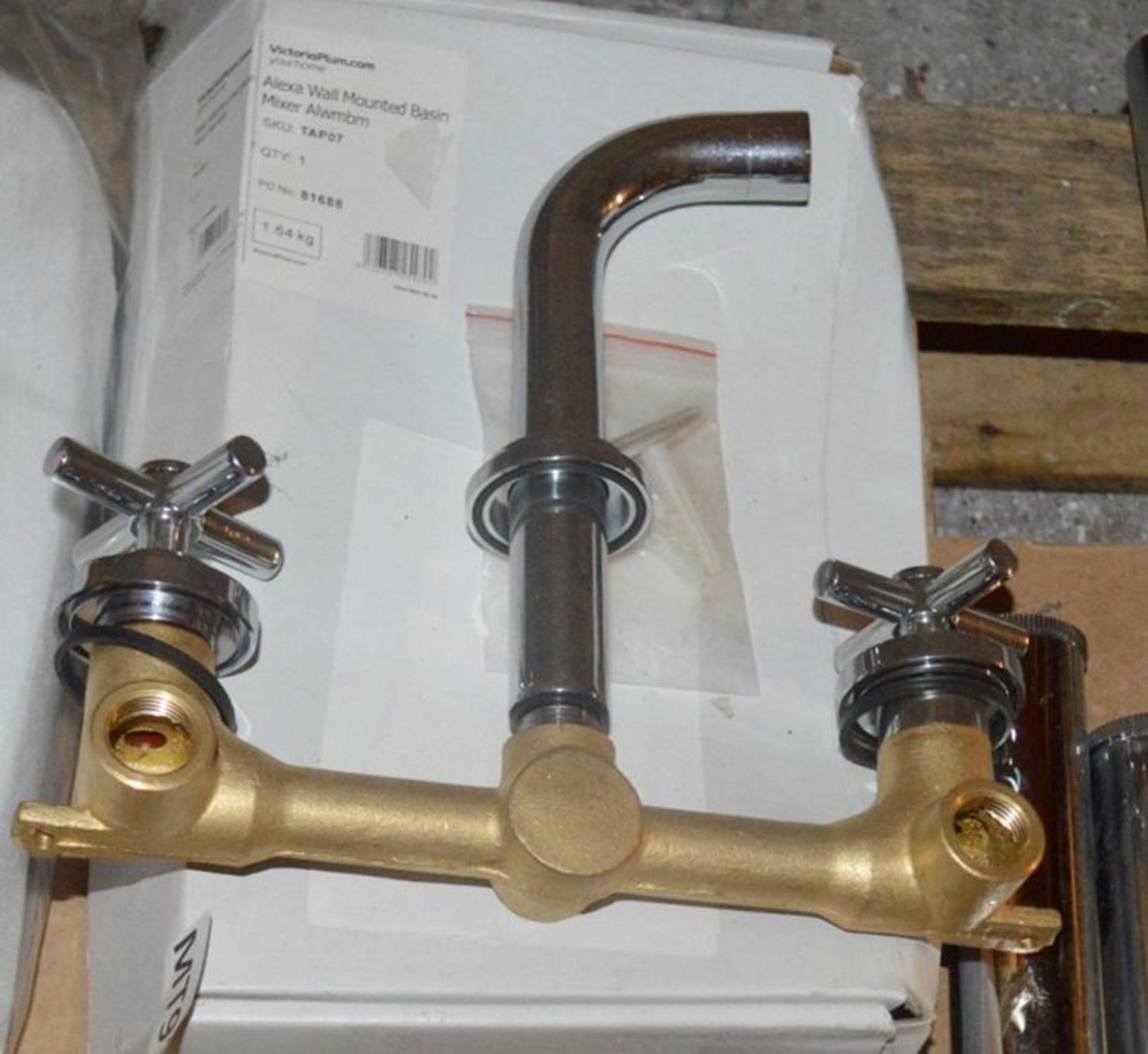 Approx 15 x Assorted Items Of Bathroom Brassware And Accessories - Brand New Boxed Stock - CL269 - L - Image 3 of 11