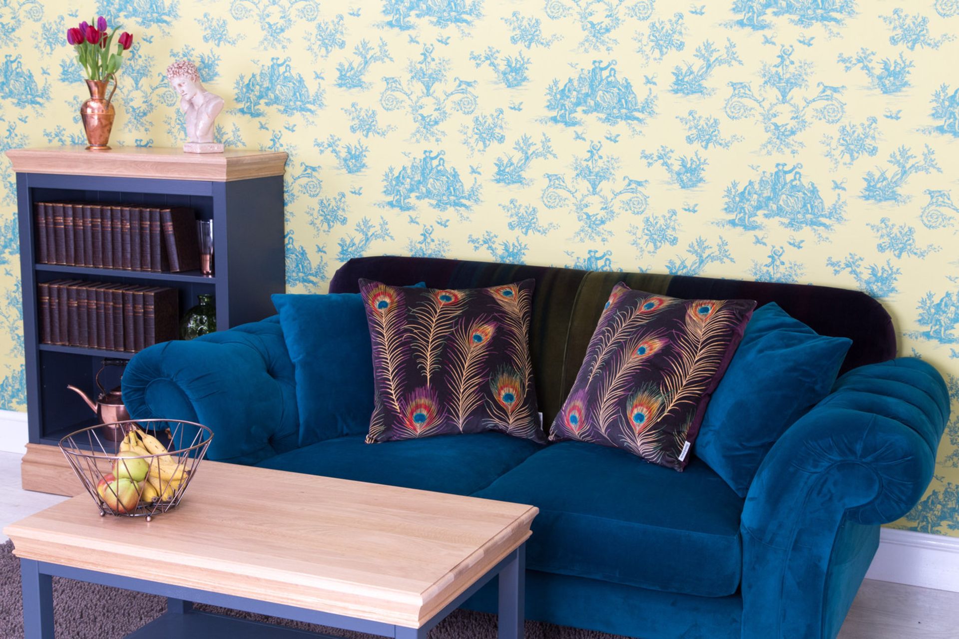 1 x Lytton Mallard Sofa Upholstered in Harlequin Velvet Fabric - RRP £1,259! - Bild 2 aus 7