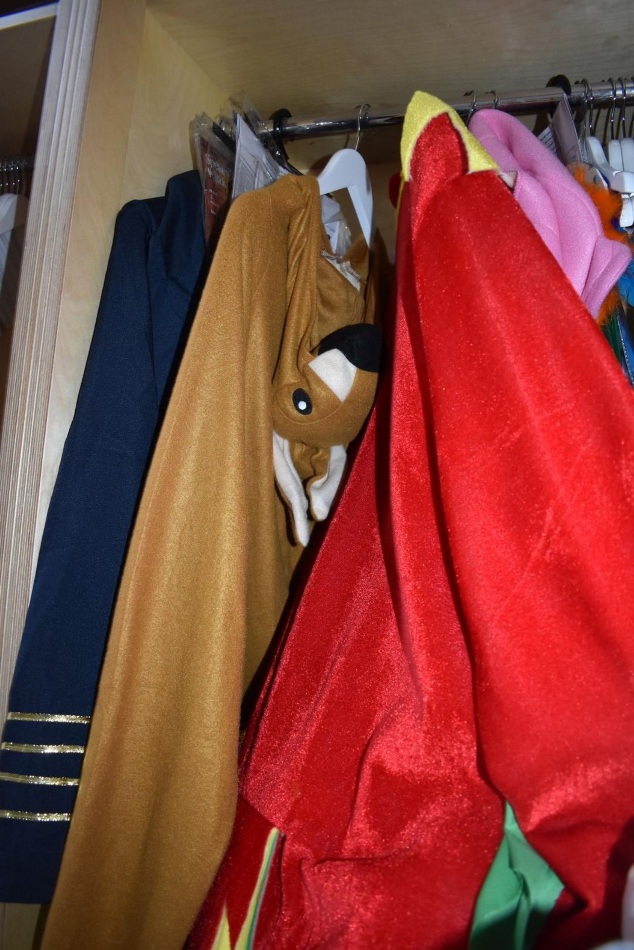 1 x Selection of Dressing Up / Fancy Dress Costumes - CL489 - Location: Putney, London, SW15 - Image 3 of 6