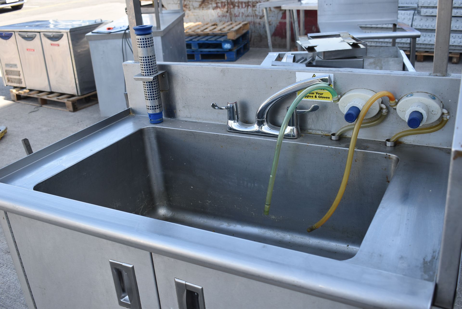 1 x Commercial Wash Unit With Large Rectangular Basin Over a Storage Cupboard, Mixer Taps, Splash - Image 11 of 11