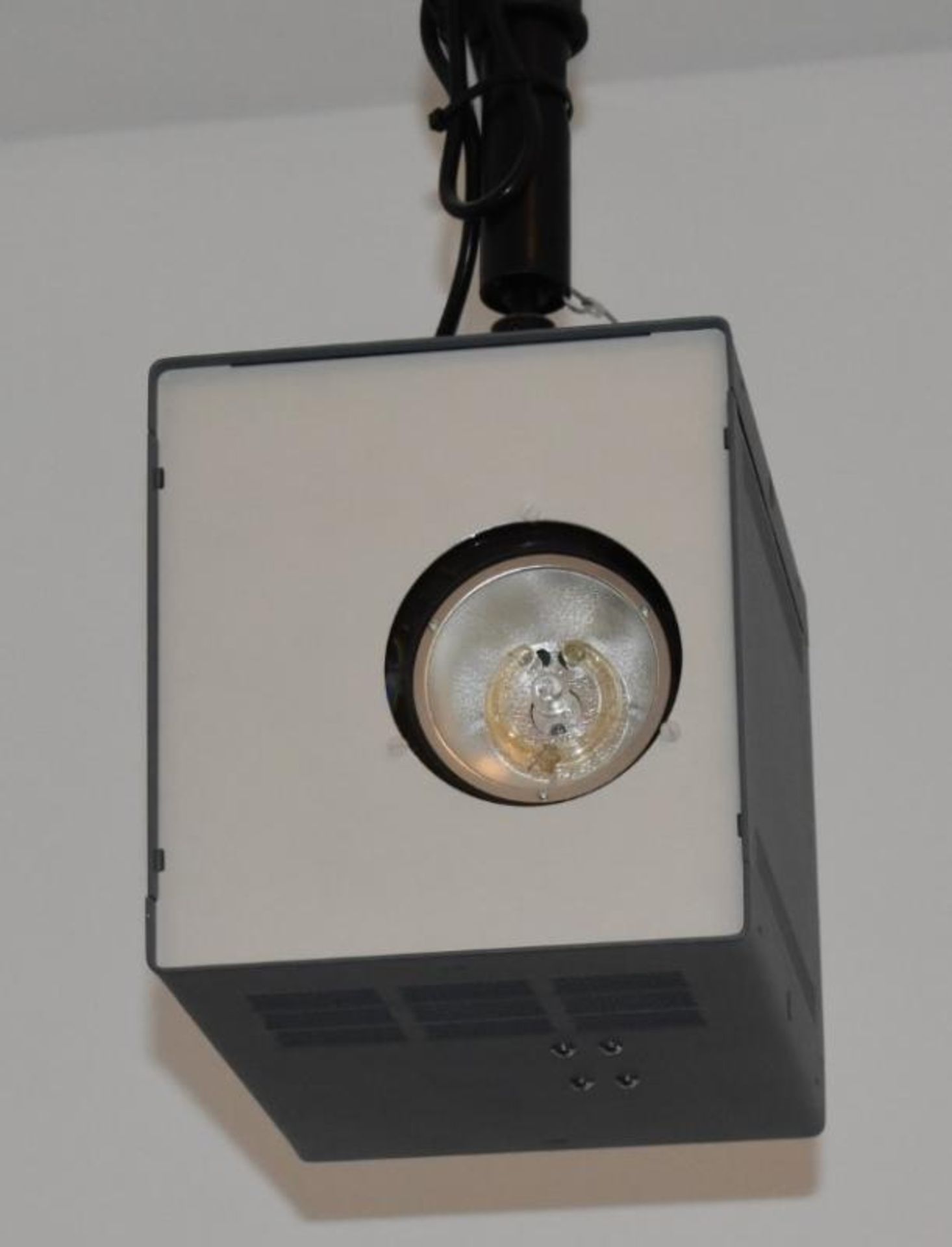 1 x Flash Light With Ceiling Bracket - CL489 - Location: Putney, London, SW15 Auction details:Lots - Image 3 of 3