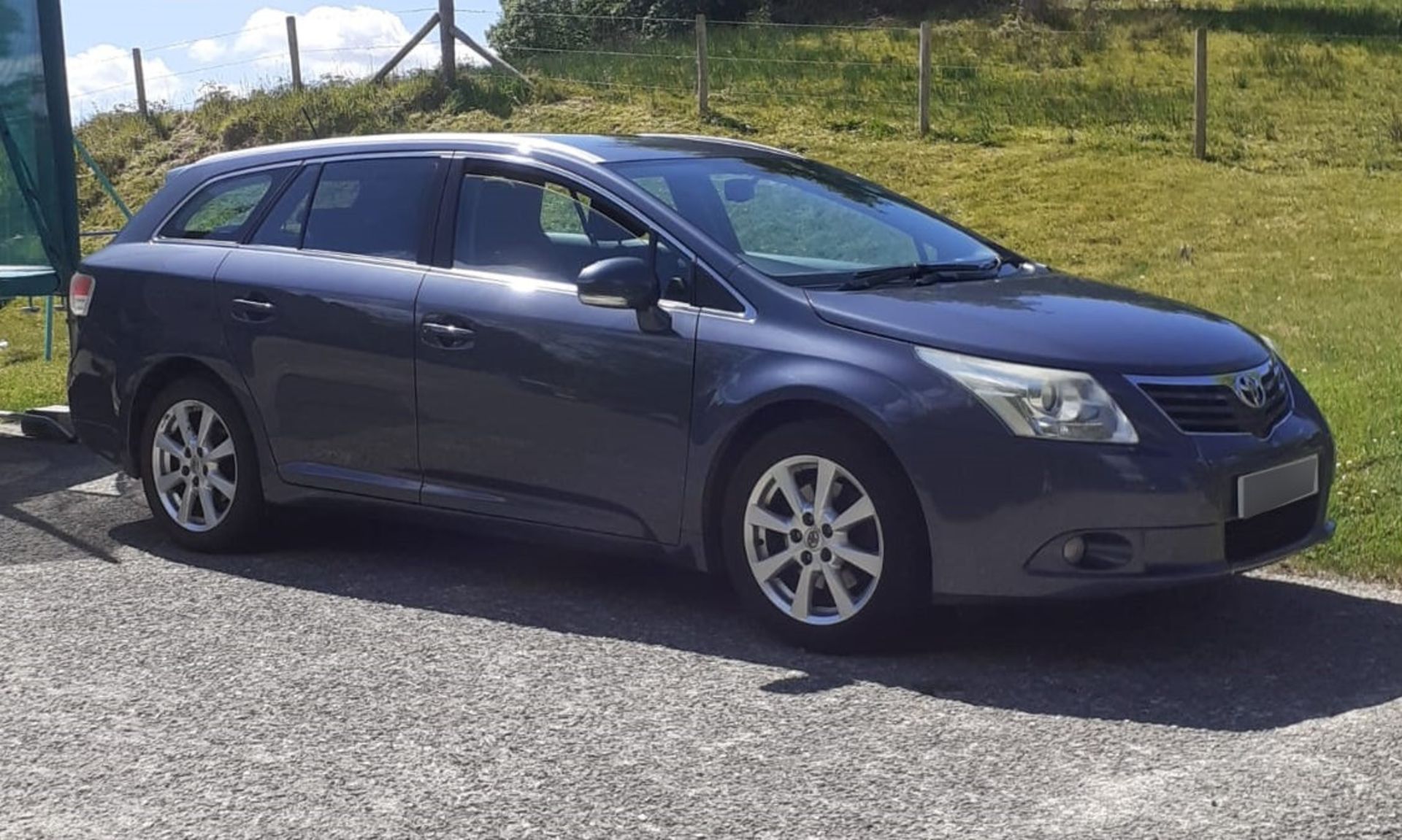 2009 Toyota Avensis 2.2 D4D TR 5Dr Estate - CL505 - NO VAT ON THE HAMMER - Location: - Image 2 of 9