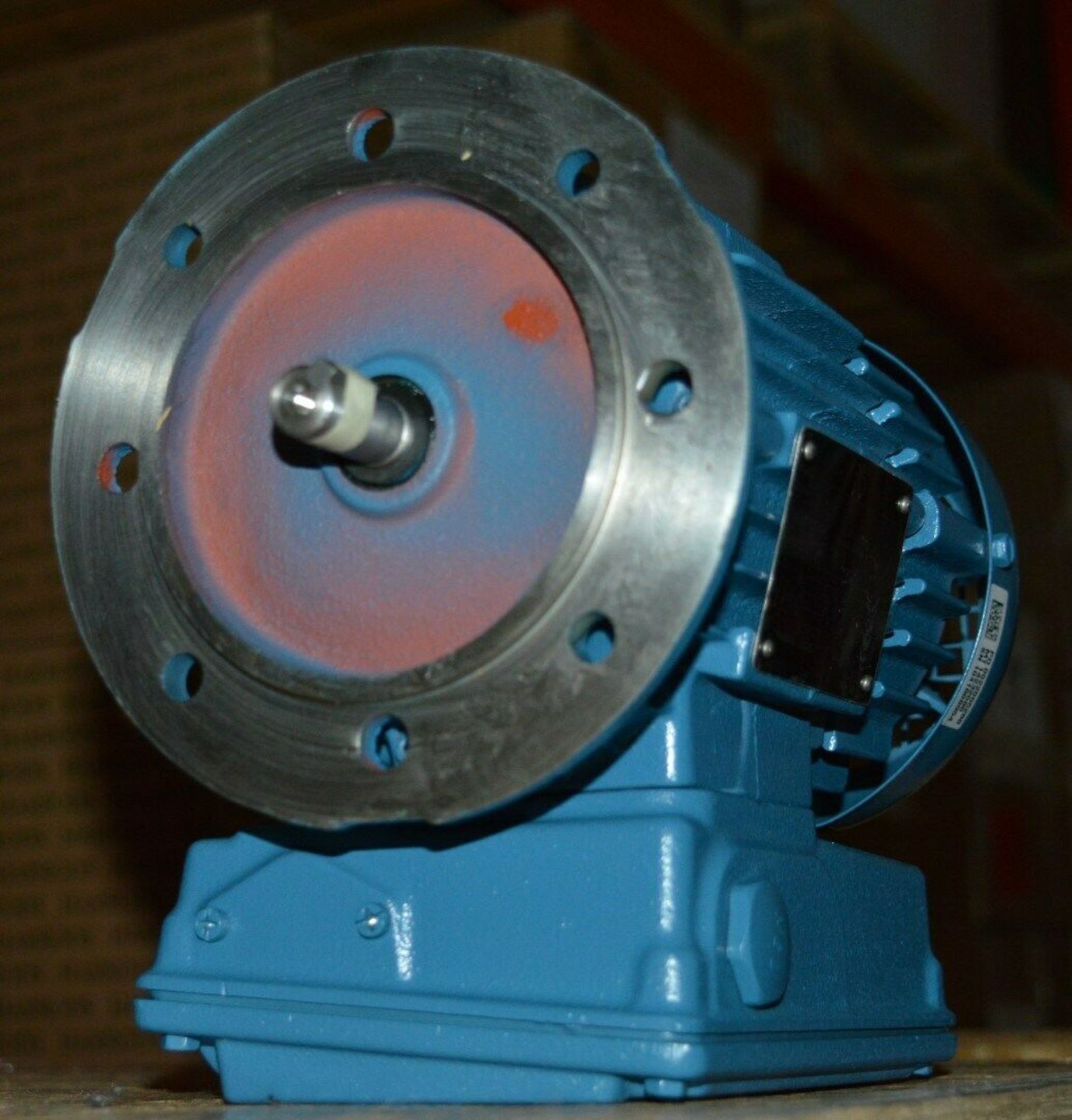 1 x Weg W22 110v IP55 Single Phase Electric Motor - Brand New and Boxed - CL295 - Location: - Image 7 of 7