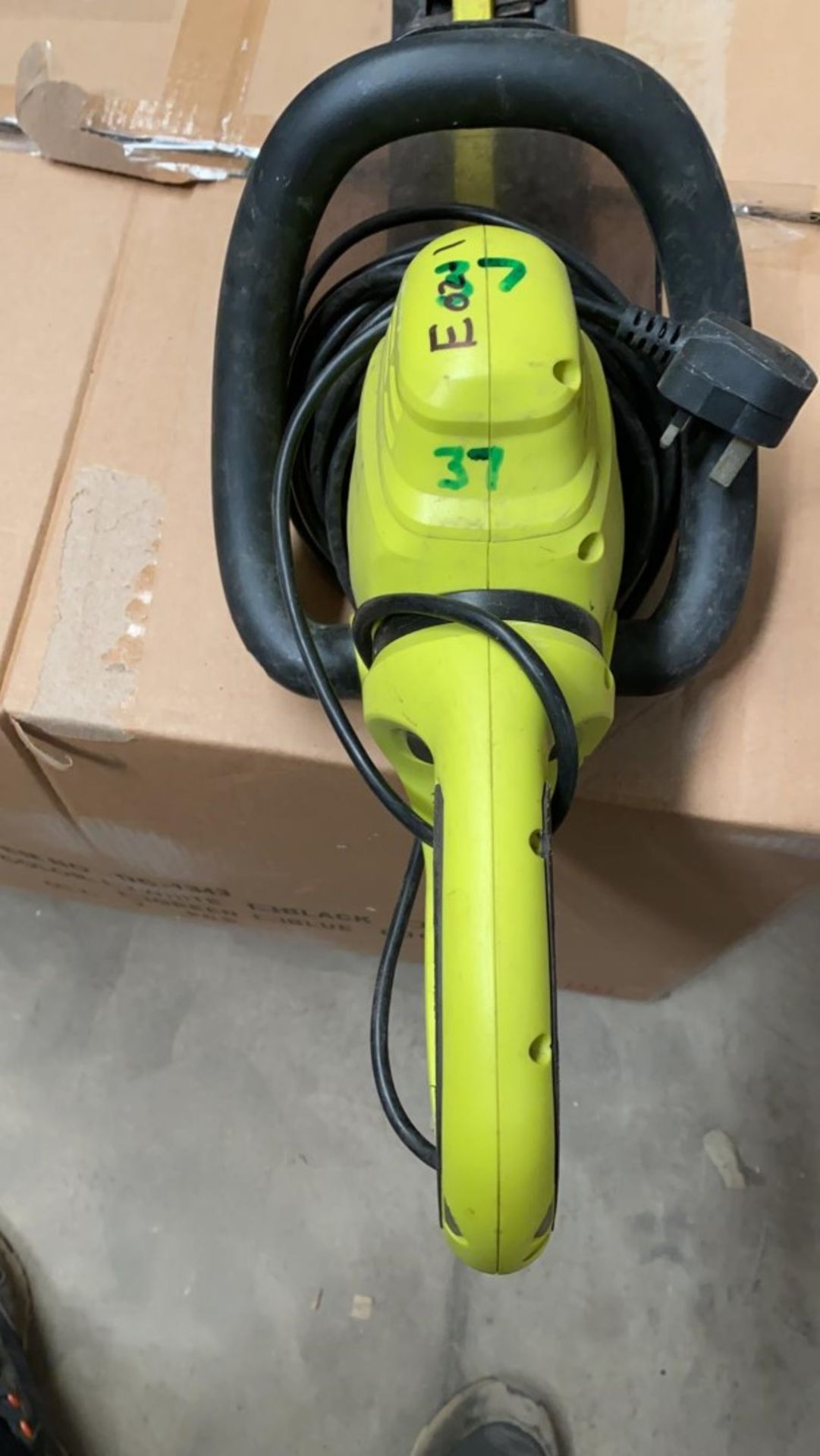 1 x Ryobi Electric Hedge Trimmer - Used, Recently Removed From A Working Site - CL505 - Ref: TL037 - - Image 2 of 3