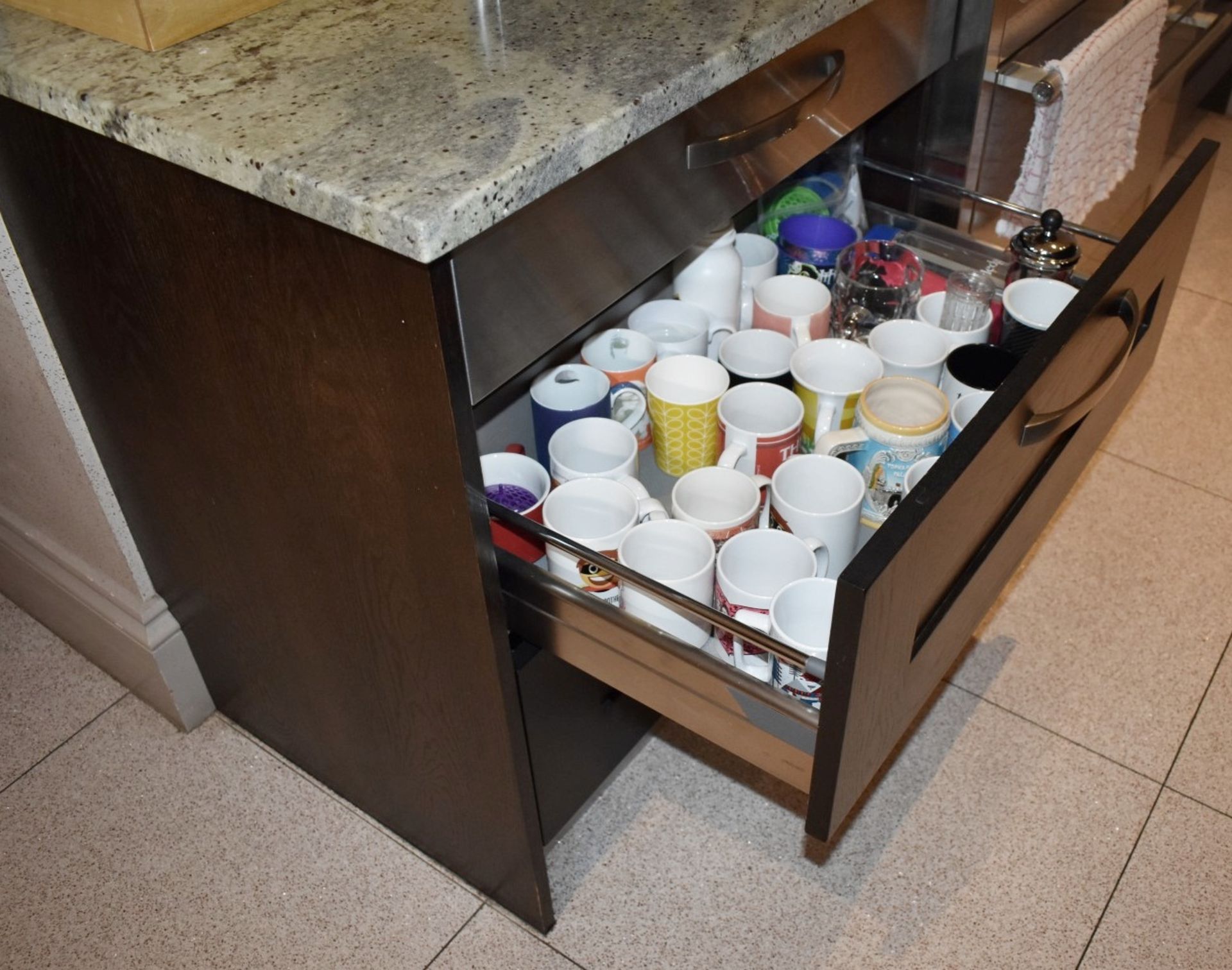 1 x Siematic Fitted Kitchen With Integrated Miele Appliances And Breakfast Island - Used In Good Ove - Image 53 of 70