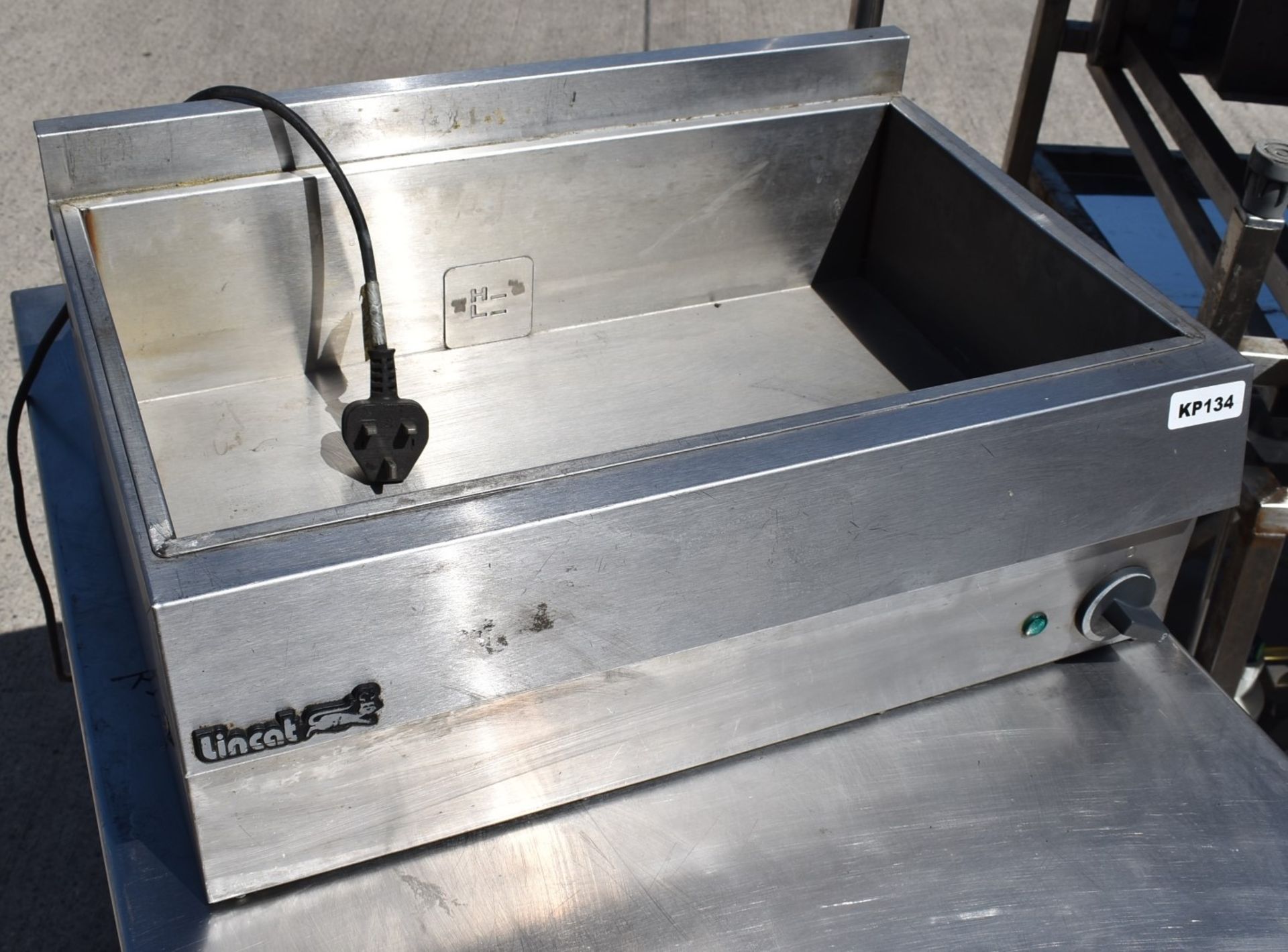 1 x Lincat Lynx 400 Countertop Electric 240v Baine Marie - Model LBM2W - Pots Not Included - H20 x