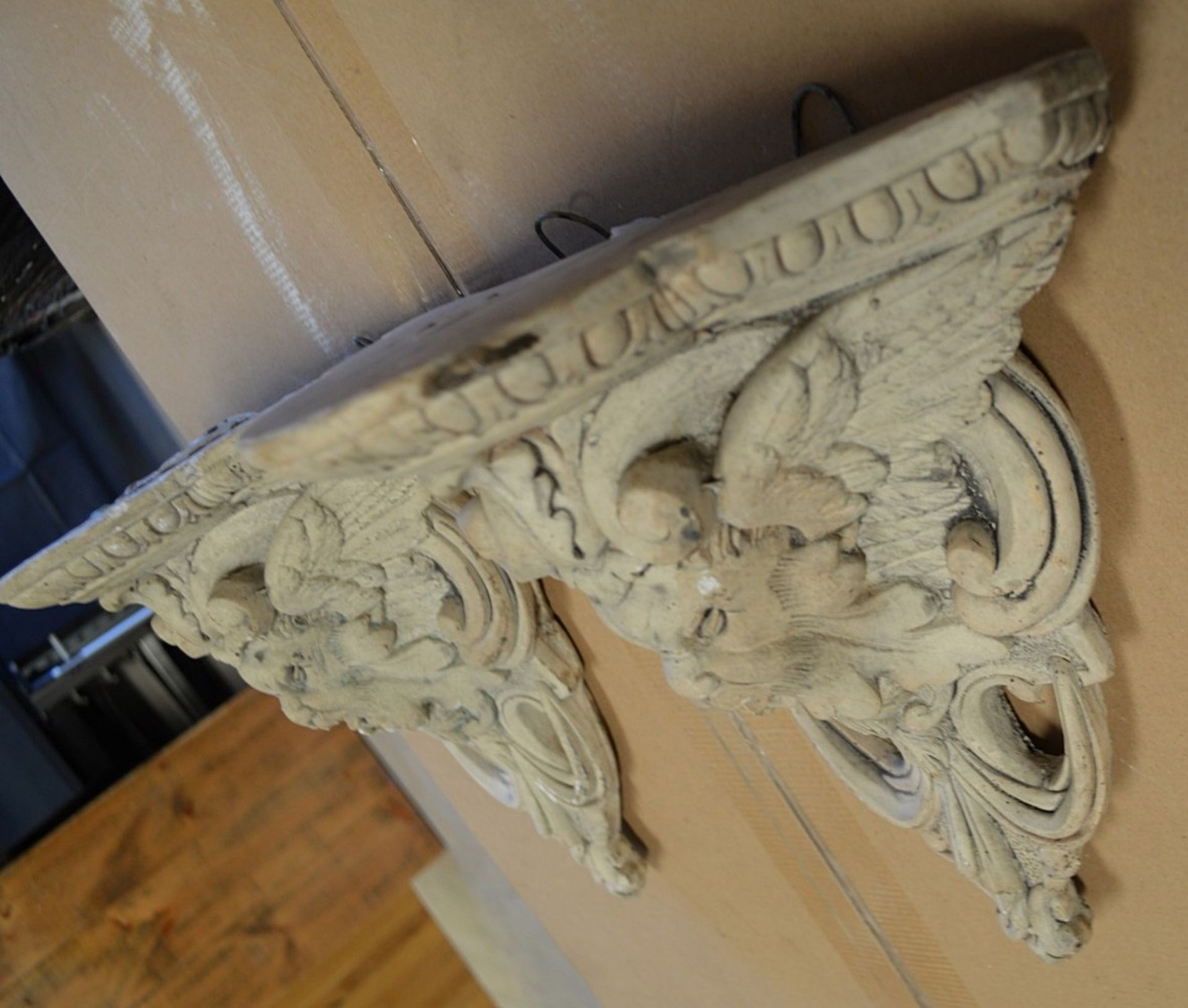 A Pair Of Ornamental Plaster Gargoyles / Garden Plaques - Dimensions: W30 x H32 x D16cm - Used, In - Image 3 of 5