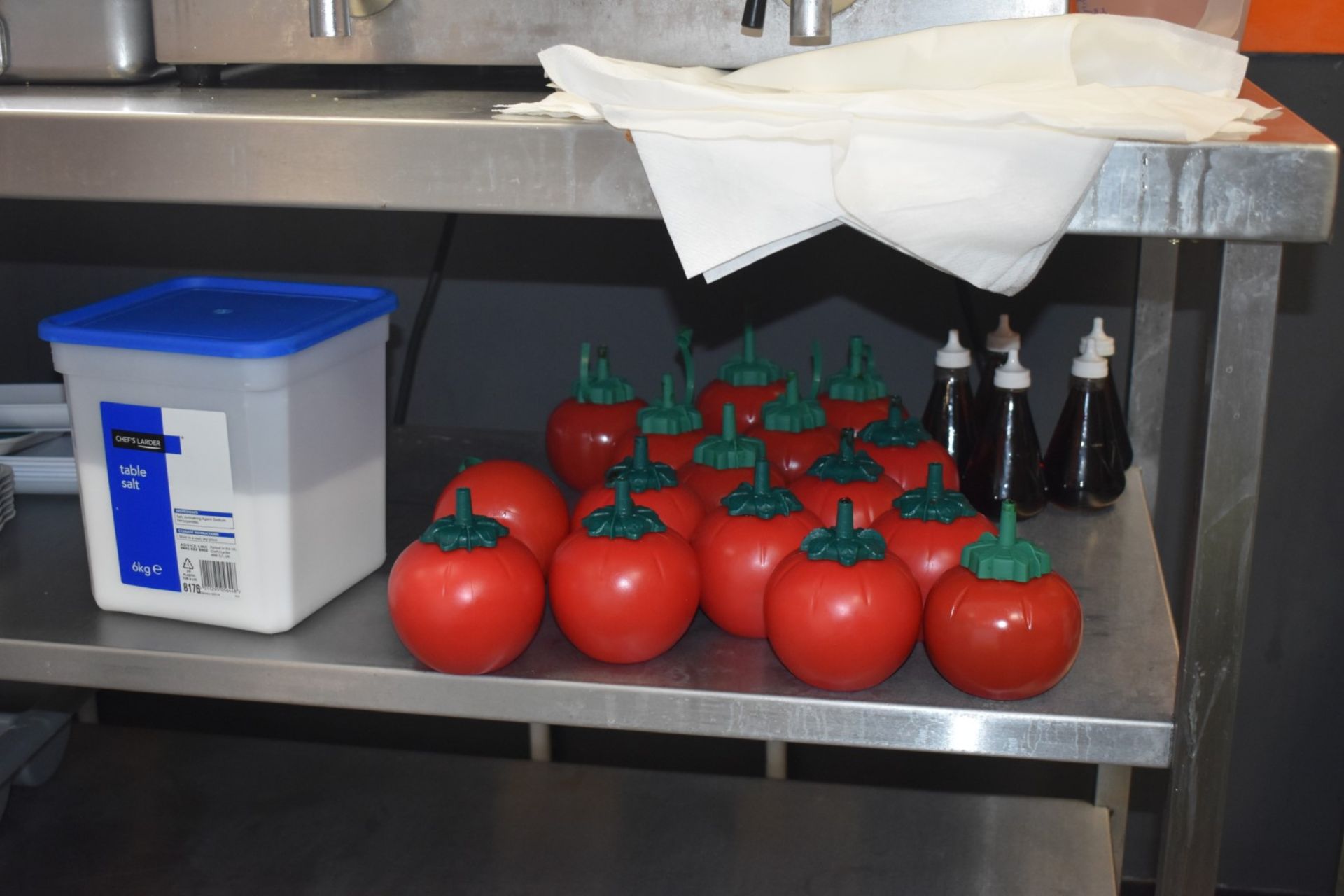 Large Assorted Collection of Restaurant Equipment Including Napkin Baskets, Glasses, Food Trays - Image 32 of 32