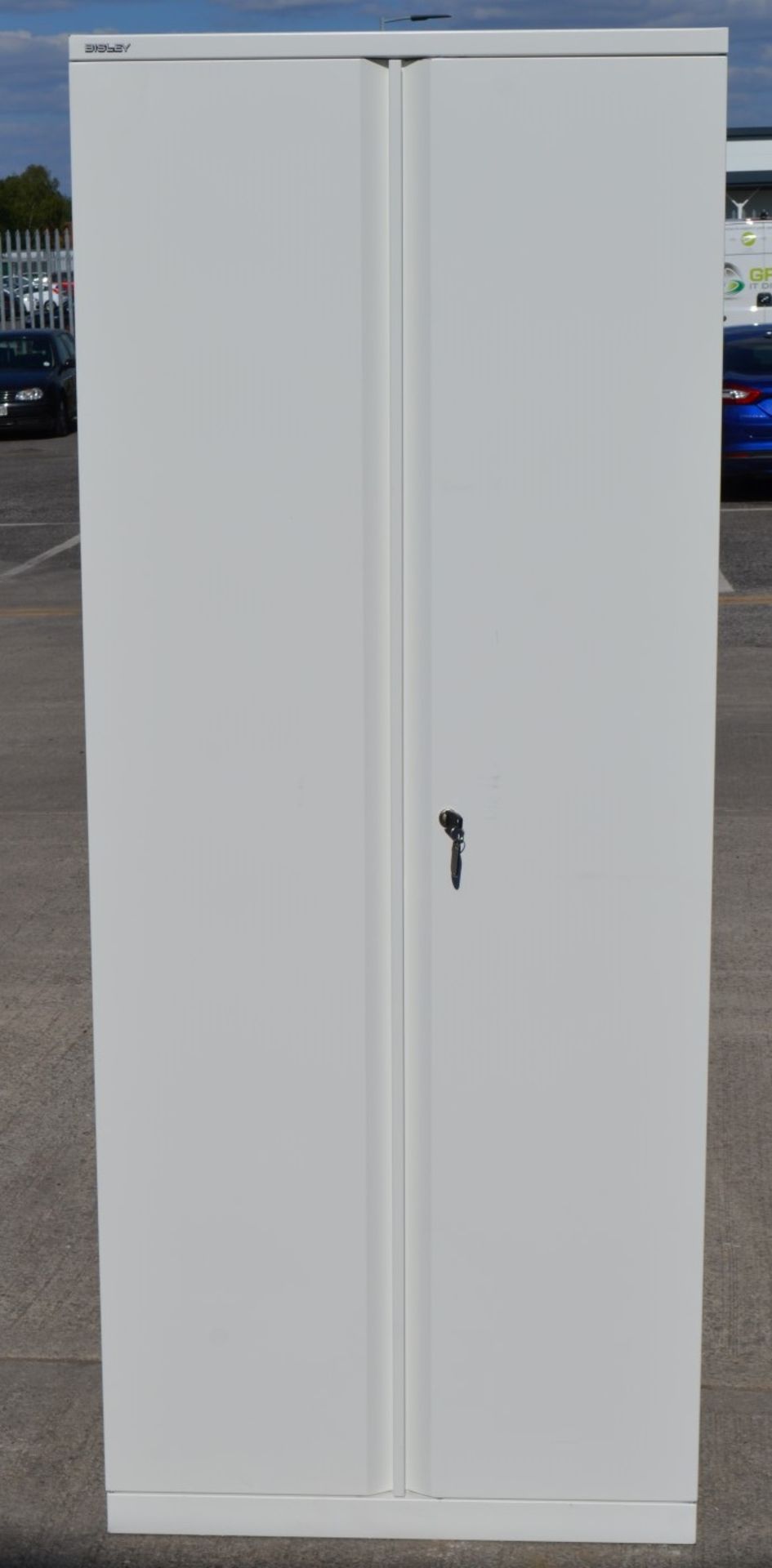 A Pair Of Large Bisley Metal Office Filing Cabinet With Key - Dimensions: H195 x W80 x D47cm- Used - Image 3 of 5