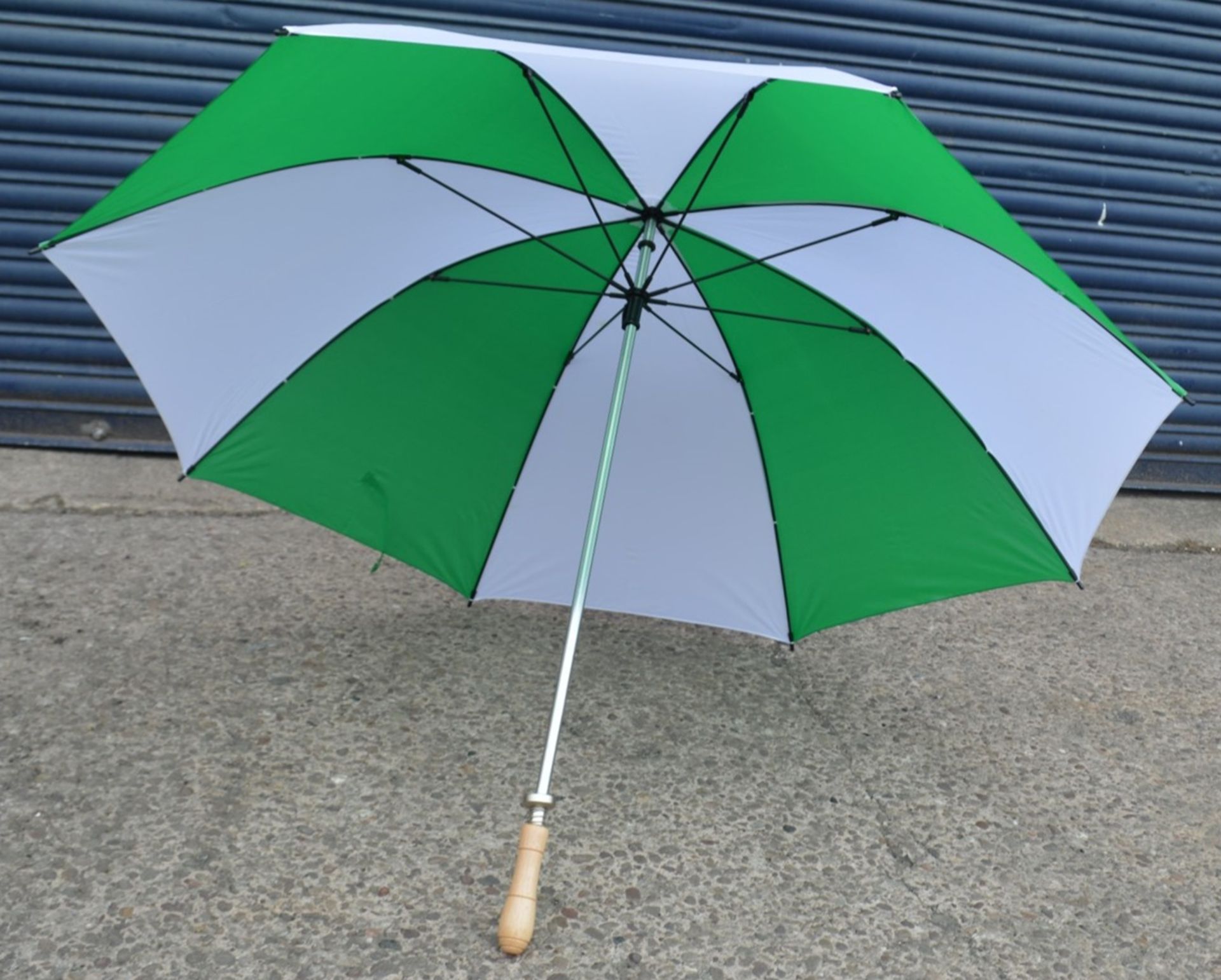 24 x Proline Golf Umbrellas - Colour: Emerald Green And White - Brand New Sealed Stock - Dimensions: - Image 2 of 5