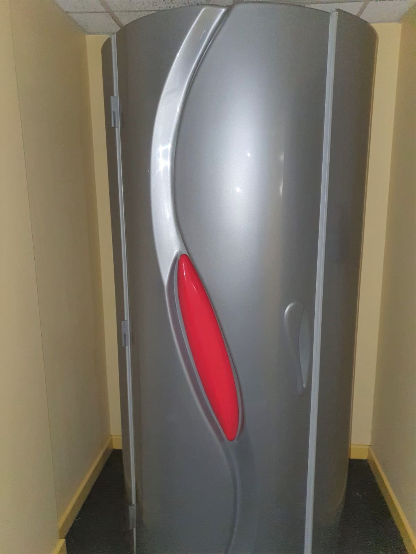 1 x Vertical Tanning Unit Sunbed With Token Meter - Modern Silver Finish - Approx Dimensions 270 x