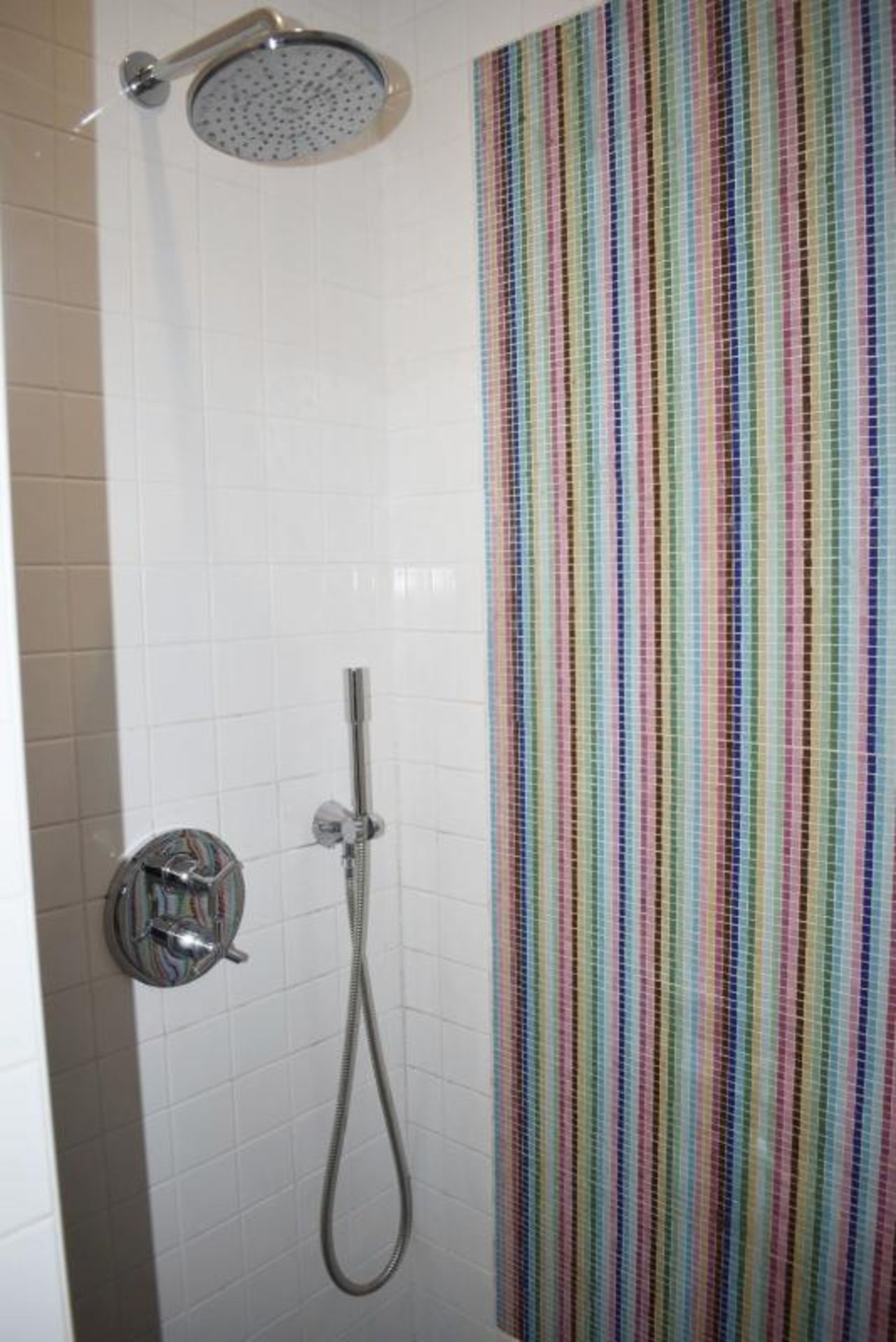 1 x Bathroom Suite - Includes: Wall Hung Toilet, Shower With Door - Sink Basin + 2-Door Vanity Unit - Image 3 of 7