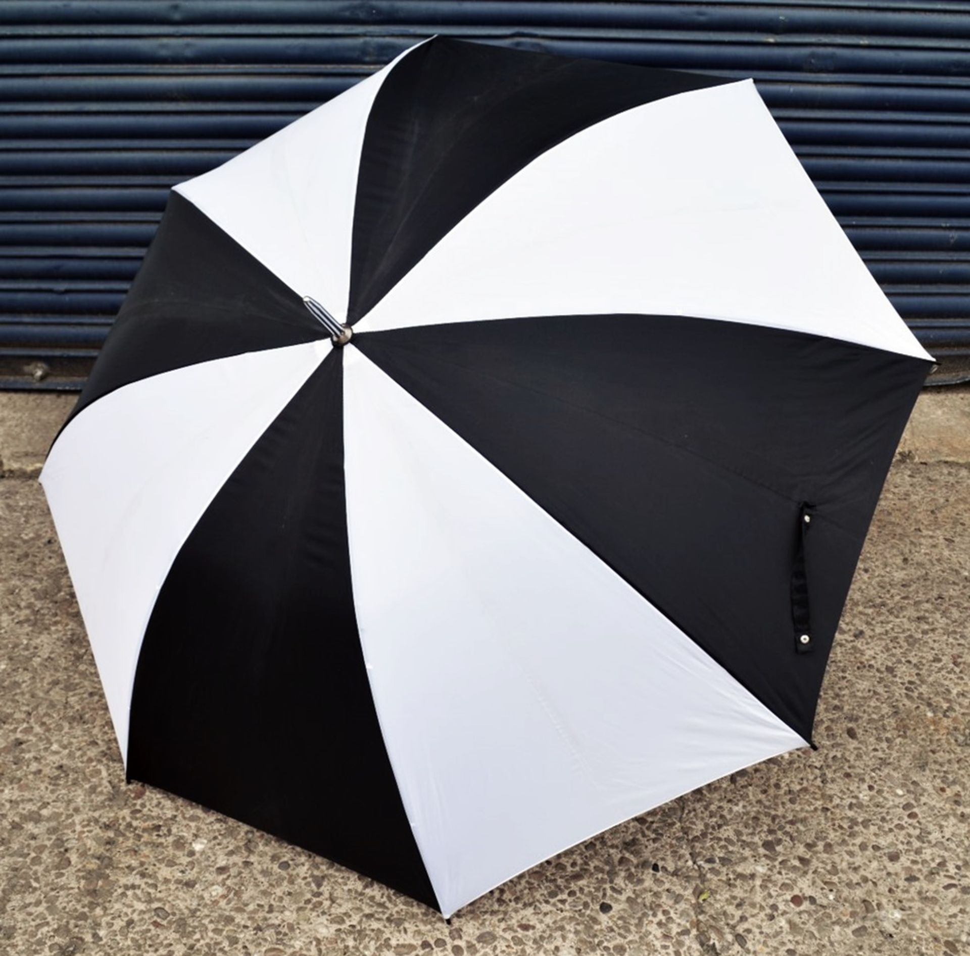 24 x Proline Golf Umbrellas - Colour: Black And White - Brand New Sealed Stock - Dimensions: