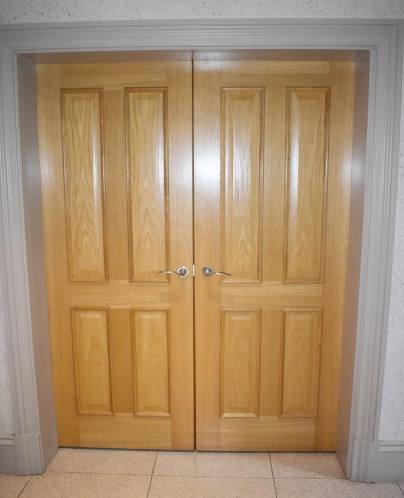 A Pair Of High Quality Internal Wooden Doors - Dimensions Of Each (approx): H200 x W75 x 7cm - Ref: - Image 2 of 3