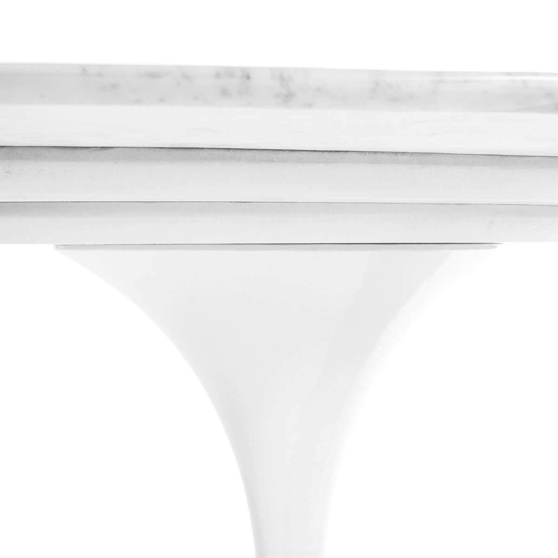 1 x Eero Saarinen Inspired Carrara Marble Tulip Dining Table - 1950's Reproduction Oval Dining Table - Image 2 of 5