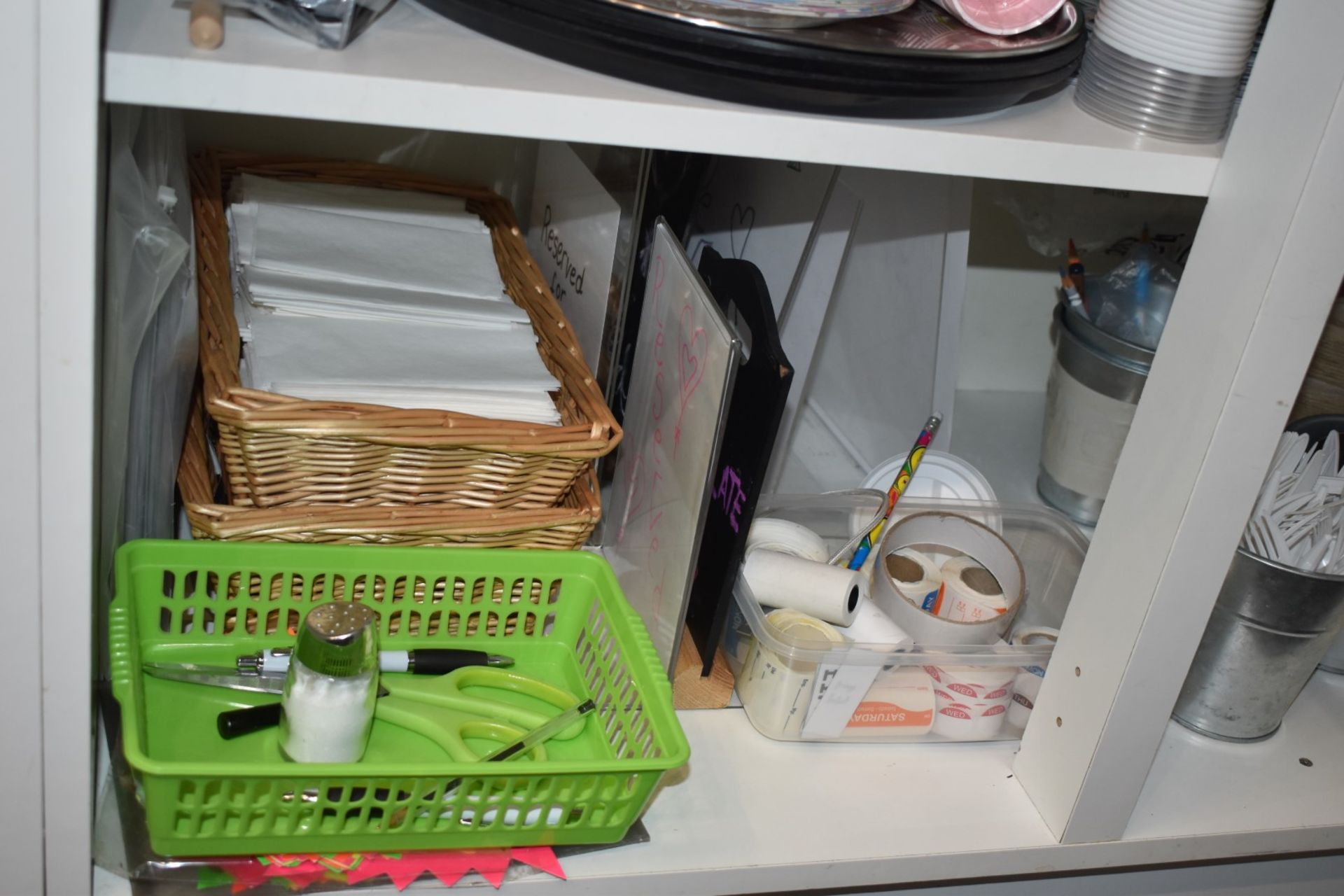 Large Assorted Collection of Restaurant Equipment Including Napkin Baskets, Glasses, Food Trays - Image 6 of 32