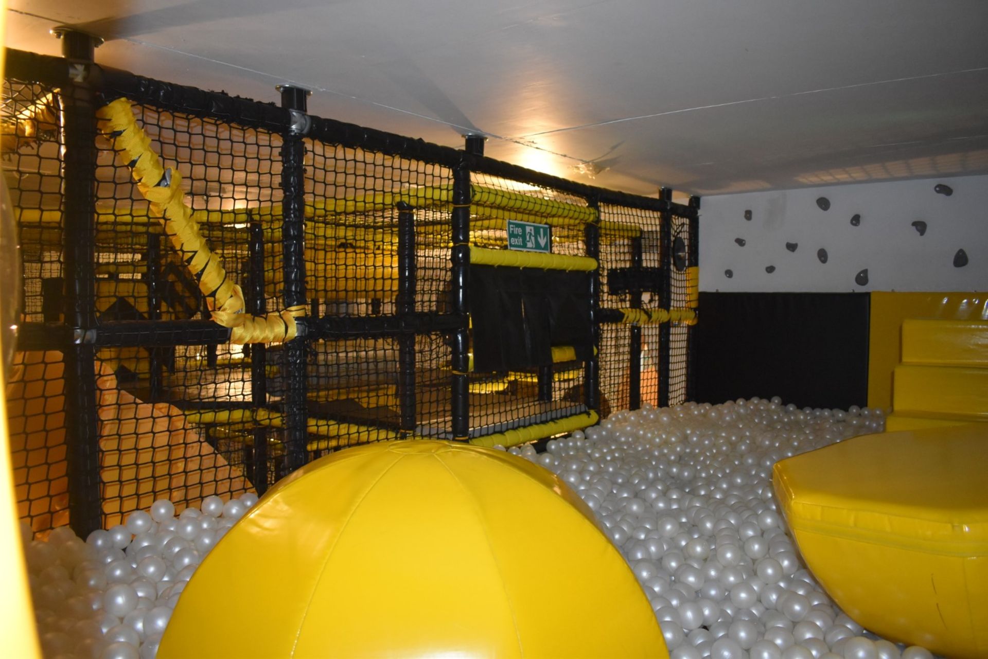 1 x Multilevel Childrens Soft Playcentre With Climbing Tubes, Slide, Ball Pits, Crazy Mirrors and - Image 47 of 65