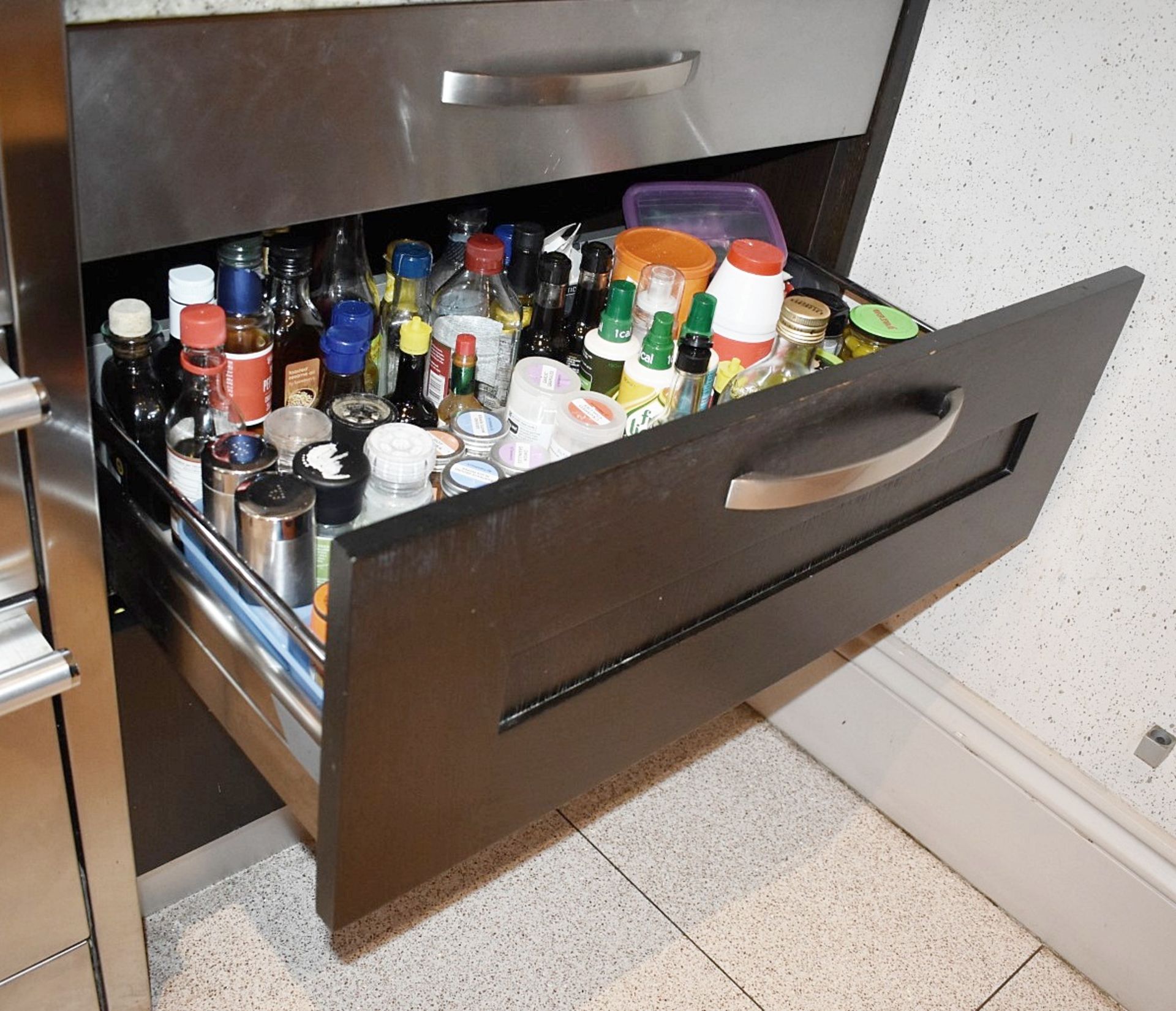 1 x Siematic Fitted Kitchen With Integrated Miele Appliances And Breakfast Island - Used In Good Ove - Image 49 of 70