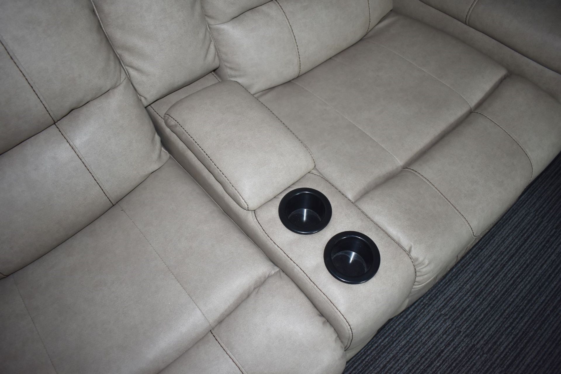 1 x Thomas Payne Reclining Wallhugger Theater Seating Love Seat Couch With Center Console and - Image 4 of 12