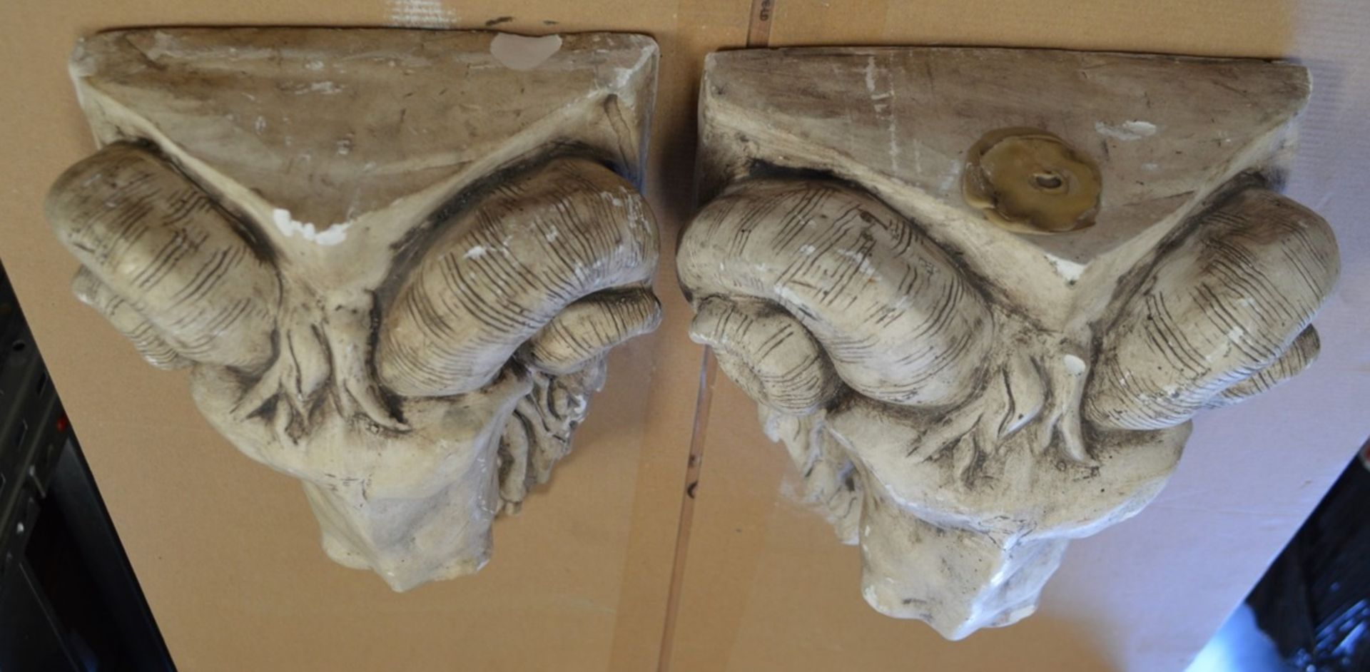 A Pair Of Ornamental Plaster Rams Heads - Dimensions: H38 x W25 x D14cm - Used, In Good Overall - Image 4 of 5