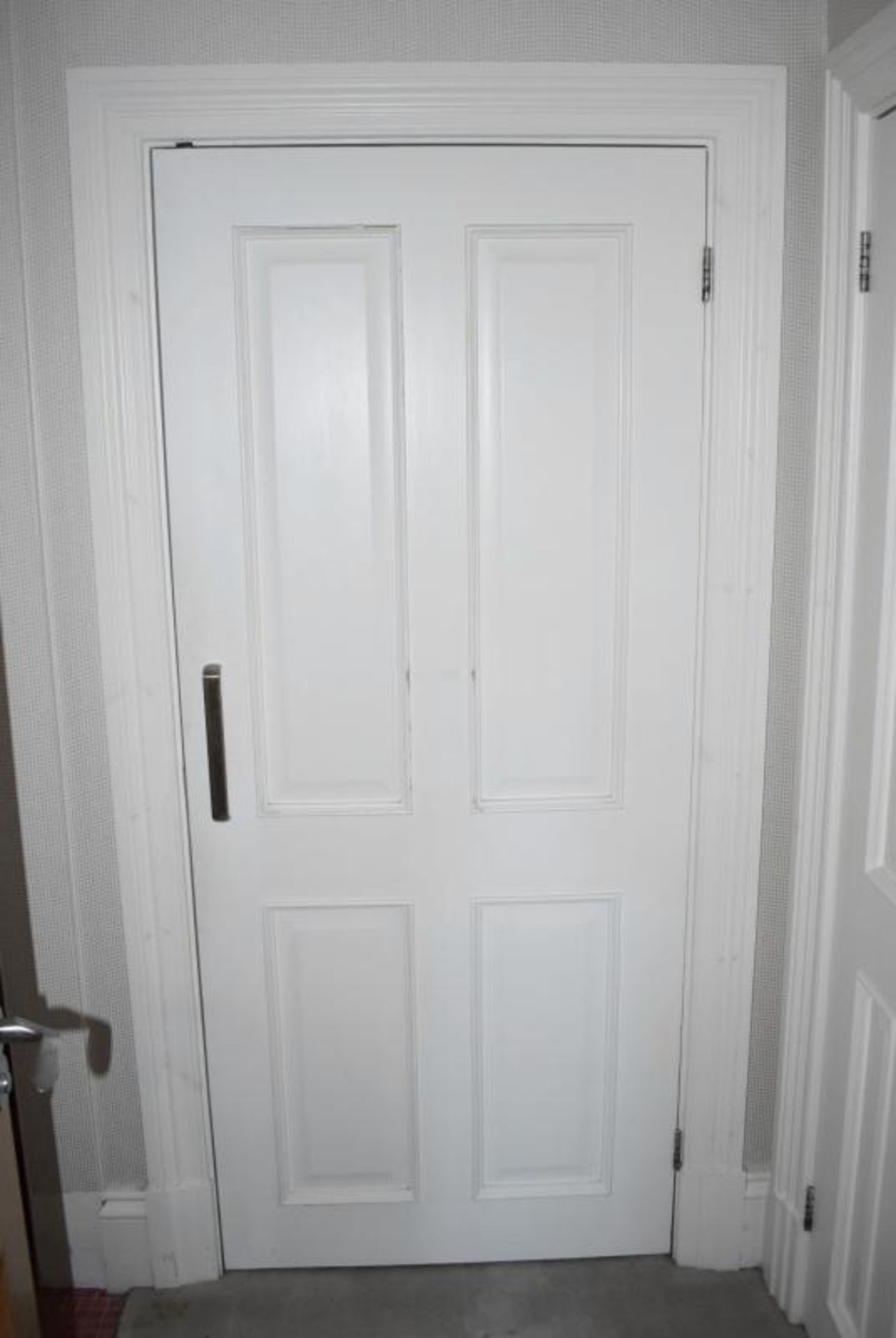 2 x Built-in Wardrobes In White (1 x Double Door, 1 x Single Door) - Ref: ABR069 / GR - CL491 *NO VA - Image 3 of 4