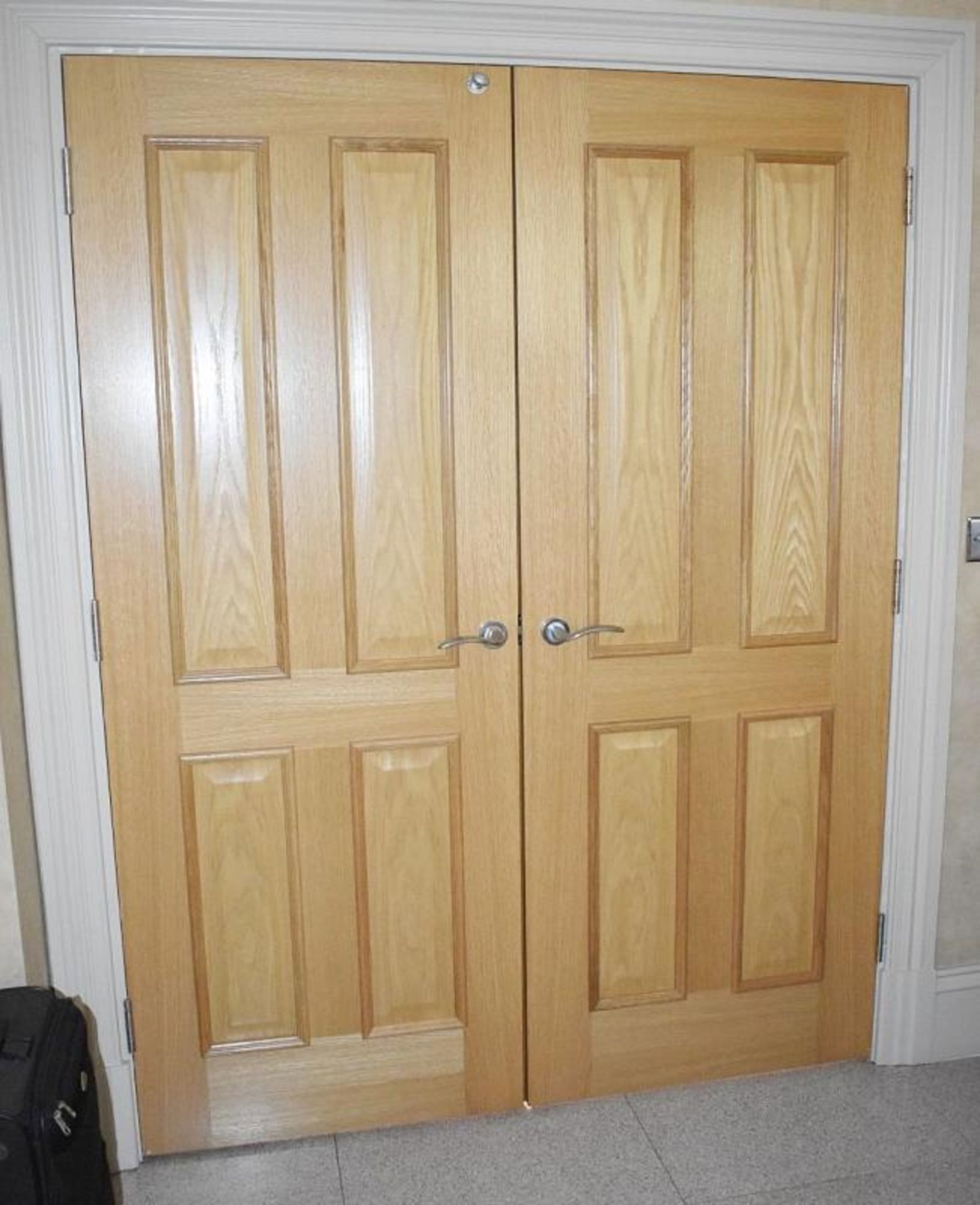 A Pair Of High Quality Internal Wooden Doors - Dimensions Of Each (approx): H200 x W75 x 7cm - Ref: - Image 2 of 3