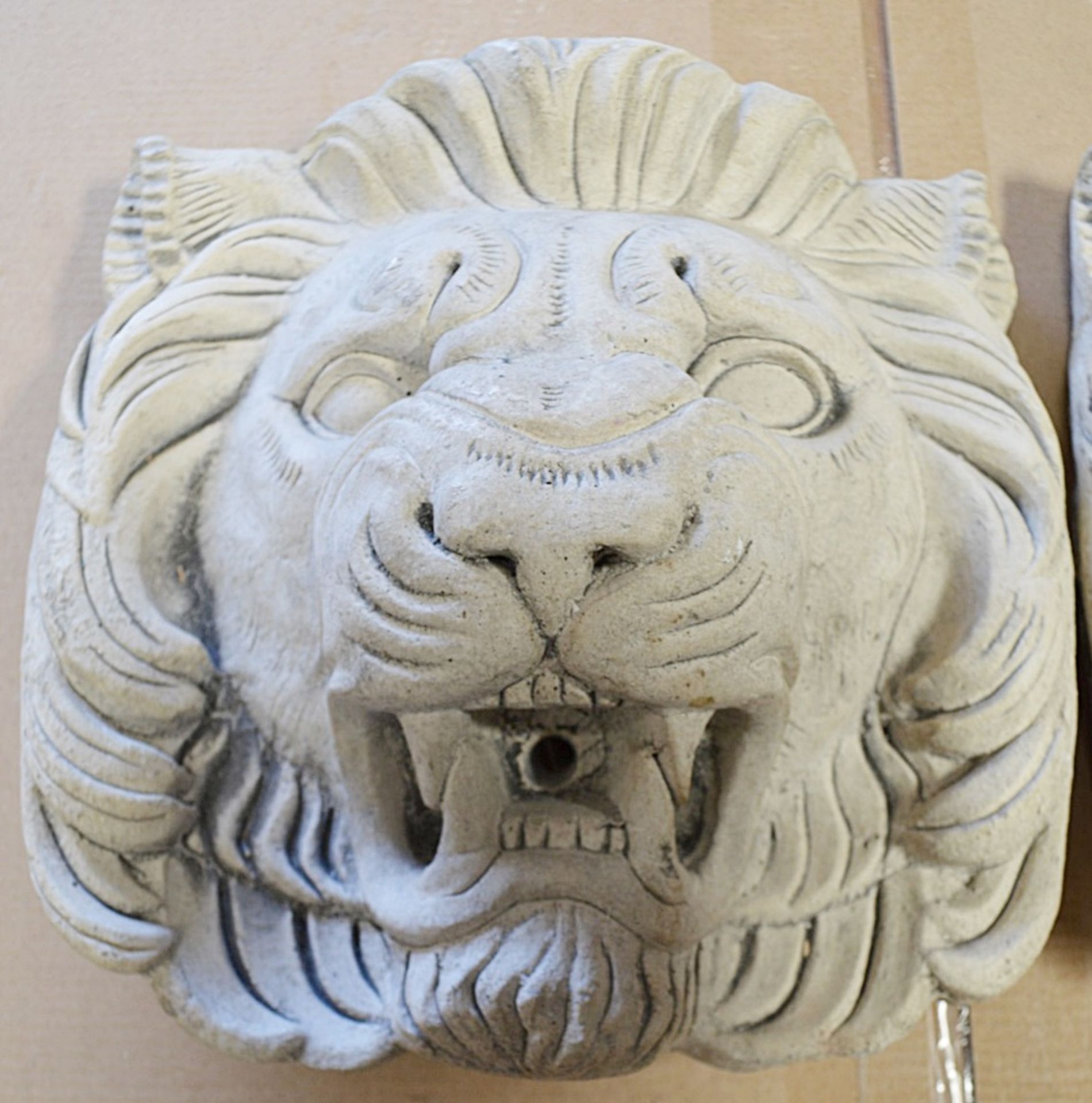 A Pair Of Ornamental Plaster Lion / Gargoyle Water Spouts - Dimensions: W25 x H25 x D10cm - Used, In - Image 2 of 4
