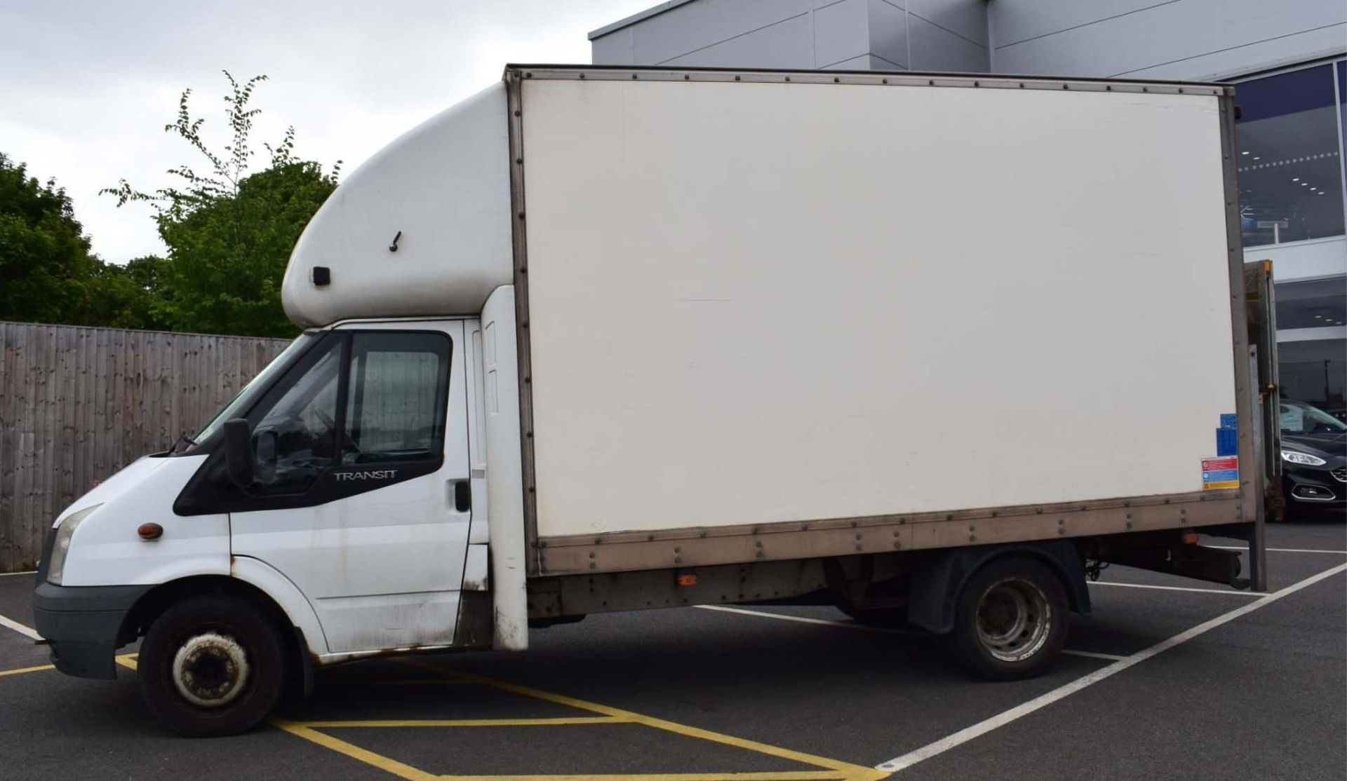 2008 Ford Transit 2.4 TDCi 350 Luton Body c/w Tail Lift - CL505 - Location: Corby, - Image 2 of 19