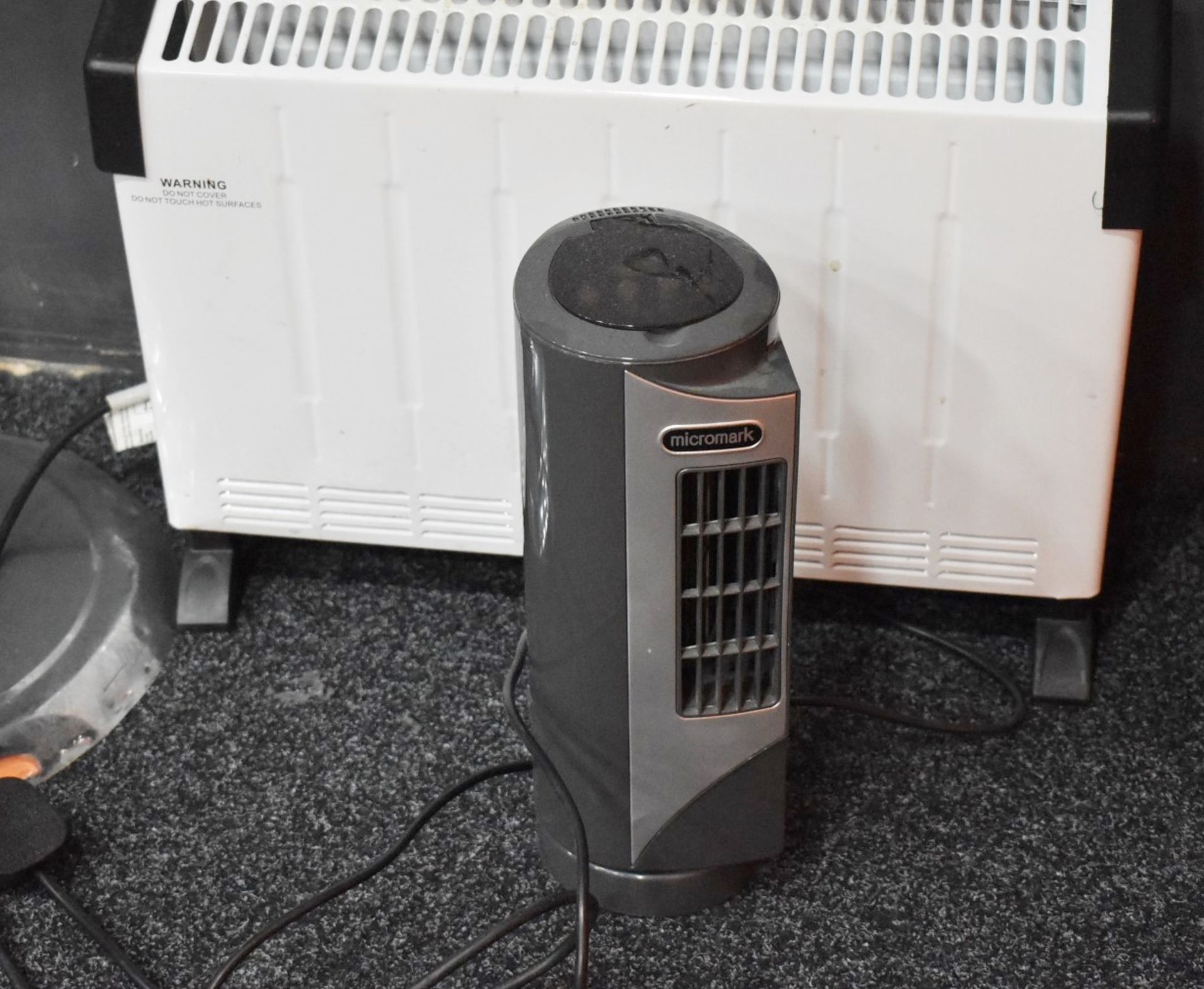 3 x Various Heaters and Fans - Includes Chrome Fan Pedestal, Mini Fan and Heater - Image 3 of 3