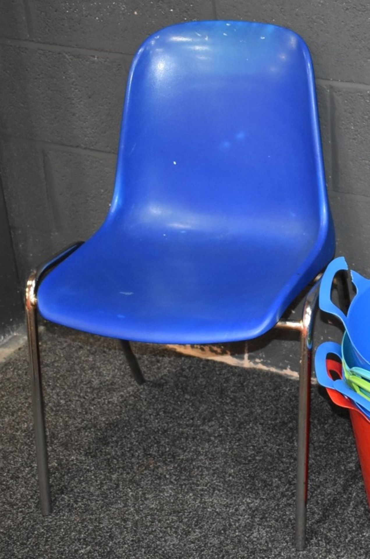 1 x Assorted Collection to Includes 2 x Blue Chairs, Travel Case, Buckets and 2 x Waste Bins - Image 4 of 5