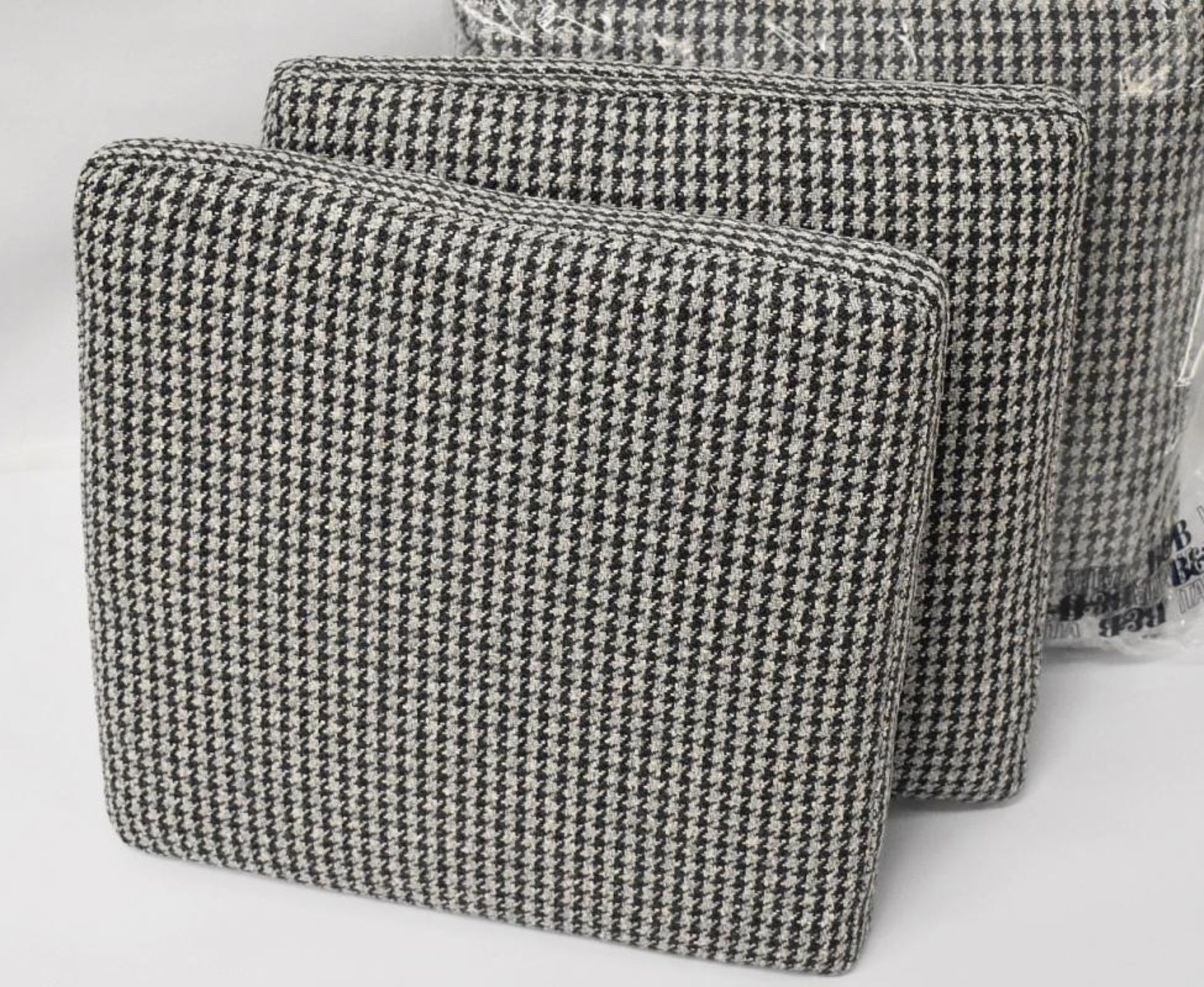 4 x B&B ITALIA 'Andy 13' Sofa Back Cushions In A Premium Woven Houndstooth Fabric - Ref: 5089331/B/P