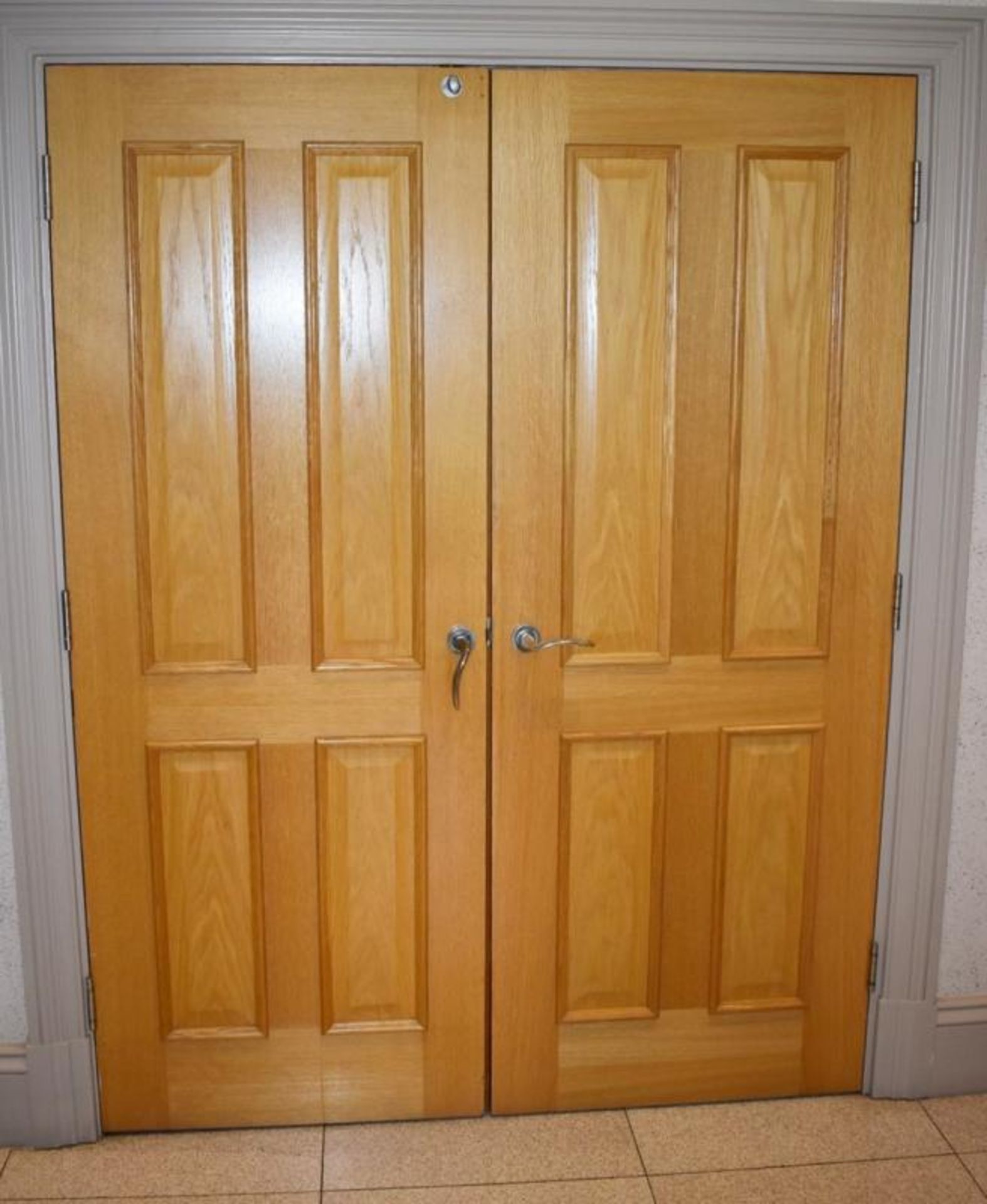 A Pair Of High Quality Internal Wooden Doors - Dimensions Of Each (approx): H200 x W75 x 7cm - Ref: