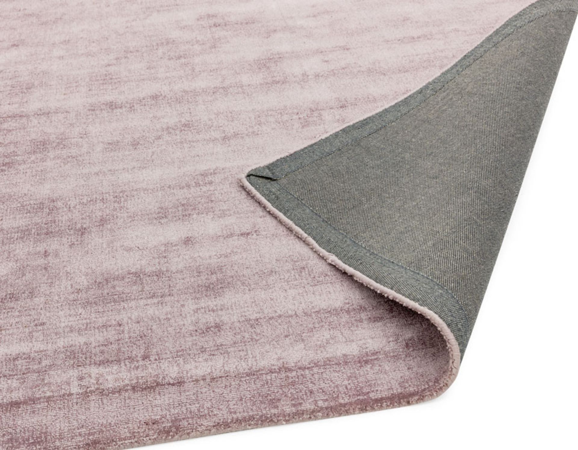 1 x Blade Plain Rugs in Heather Pink - Silky Viscose Pile - Dimensions: 120 x 170cm - New/Sealed - Image 4 of 5