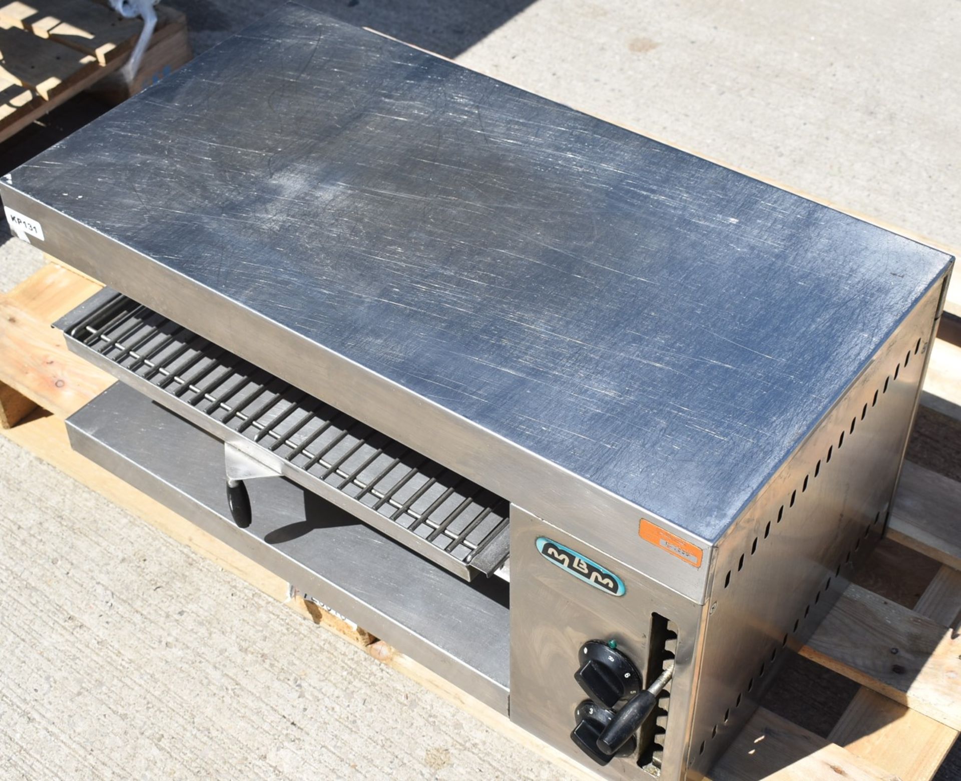 1 x MBM Sel2/0 Commercial Rise and Fall Salamander Grill - Stainless Steel Exterior - 3 Phase 400v - - Image 3 of 7