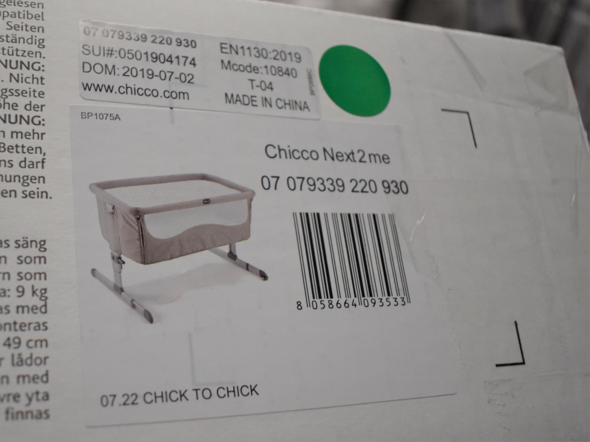 1 x Chicco Next2me Chick to Chick Bedside Baby Crib - Brand New 2019 Sealed Stock - Image 3 of 9