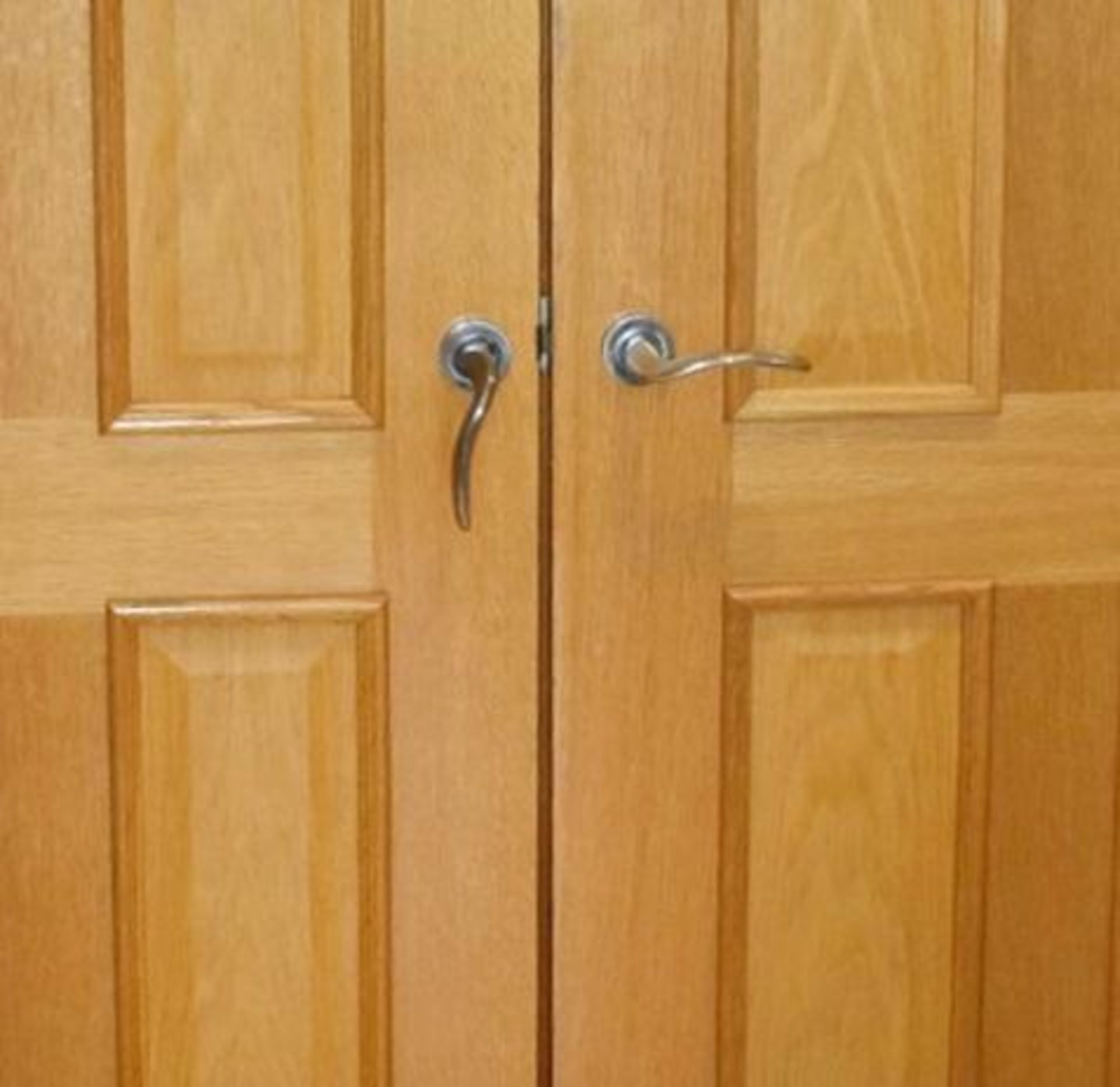 A Pair Of High Quality Internal Wooden Doors - Dimensions Of Each (approx): H200 x W75 x 7cm - Ref: - Image 3 of 3