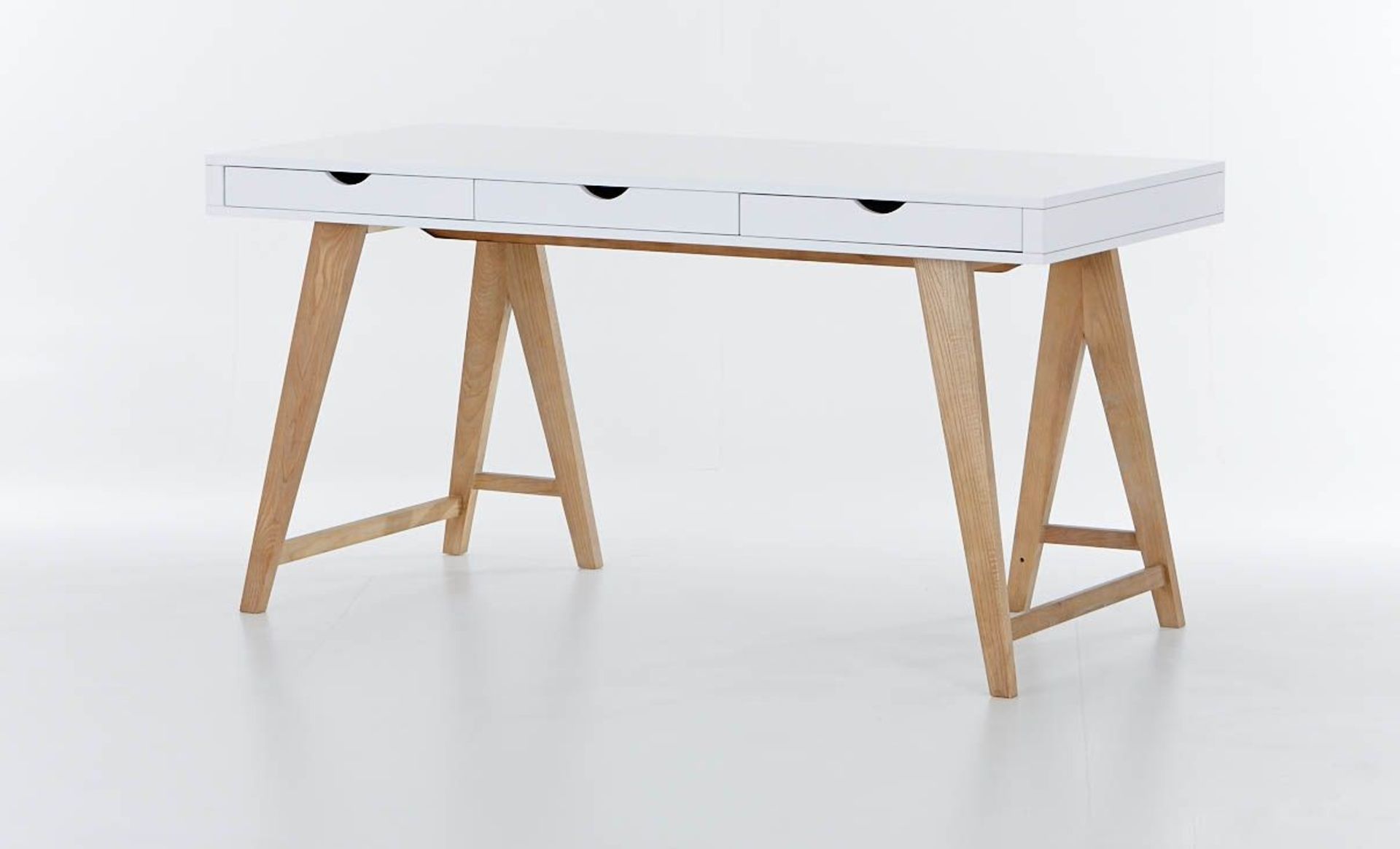 1 x Blue Suntree Ellwood Trestle Desk With a White Finish - RRP £280! - Image 4 of 4