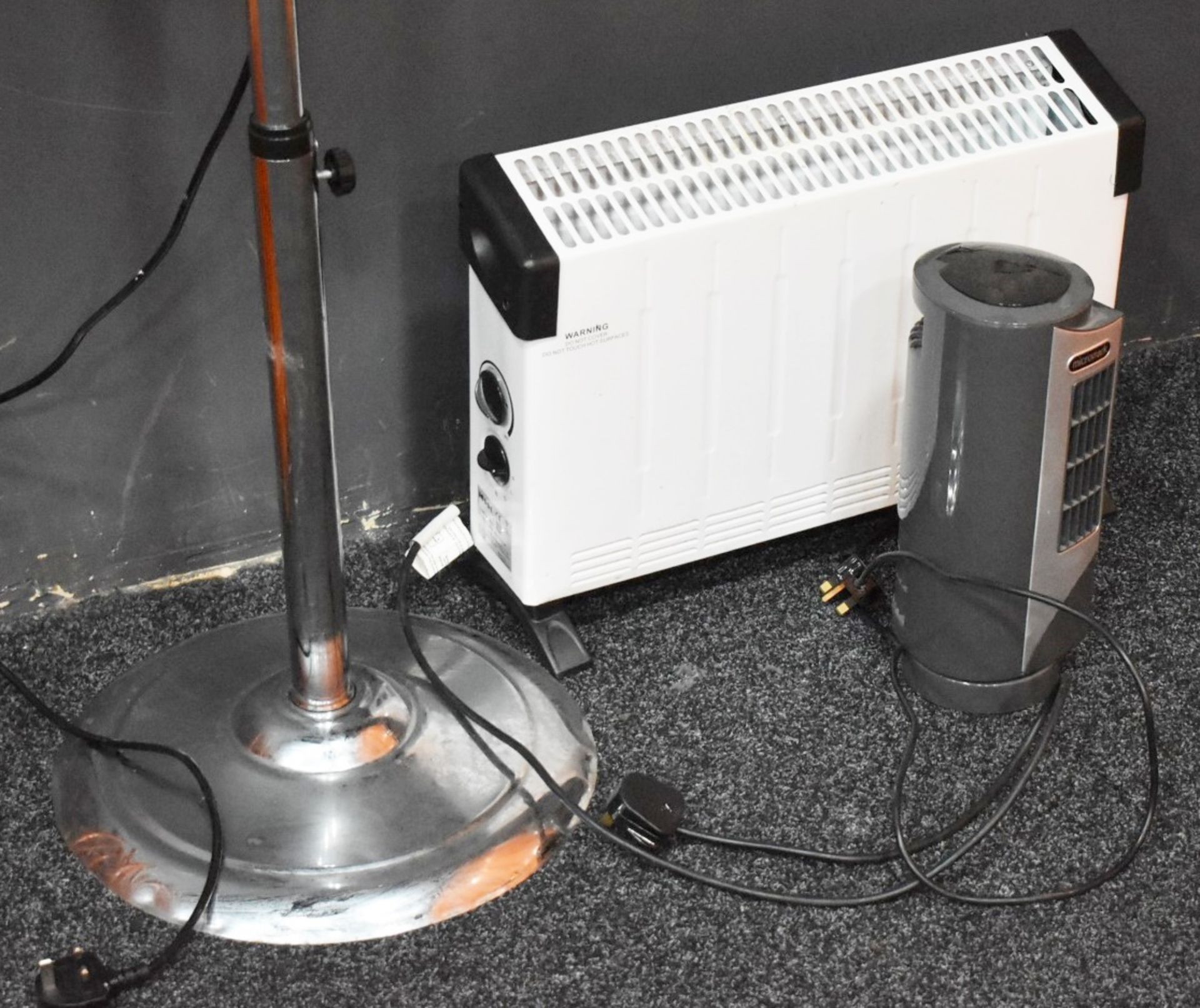 3 x Various Heaters and Fans - Includes Chrome Fan Pedestal, Mini Fan and Heater - Image 2 of 3