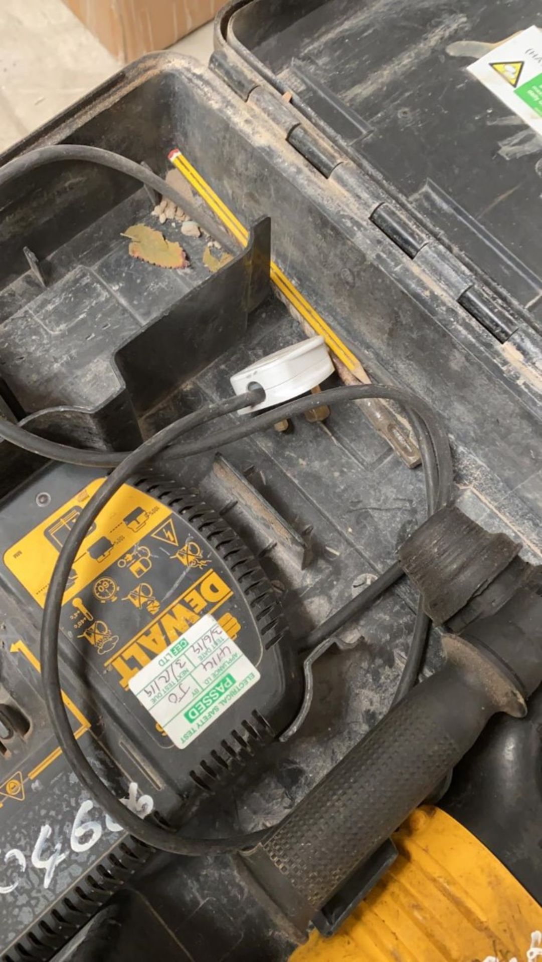 1 x Dewalt High Impact Drill c/w Accessorie - Used, Recently Removed From A Working Site - CL505 - - Image 5 of 5