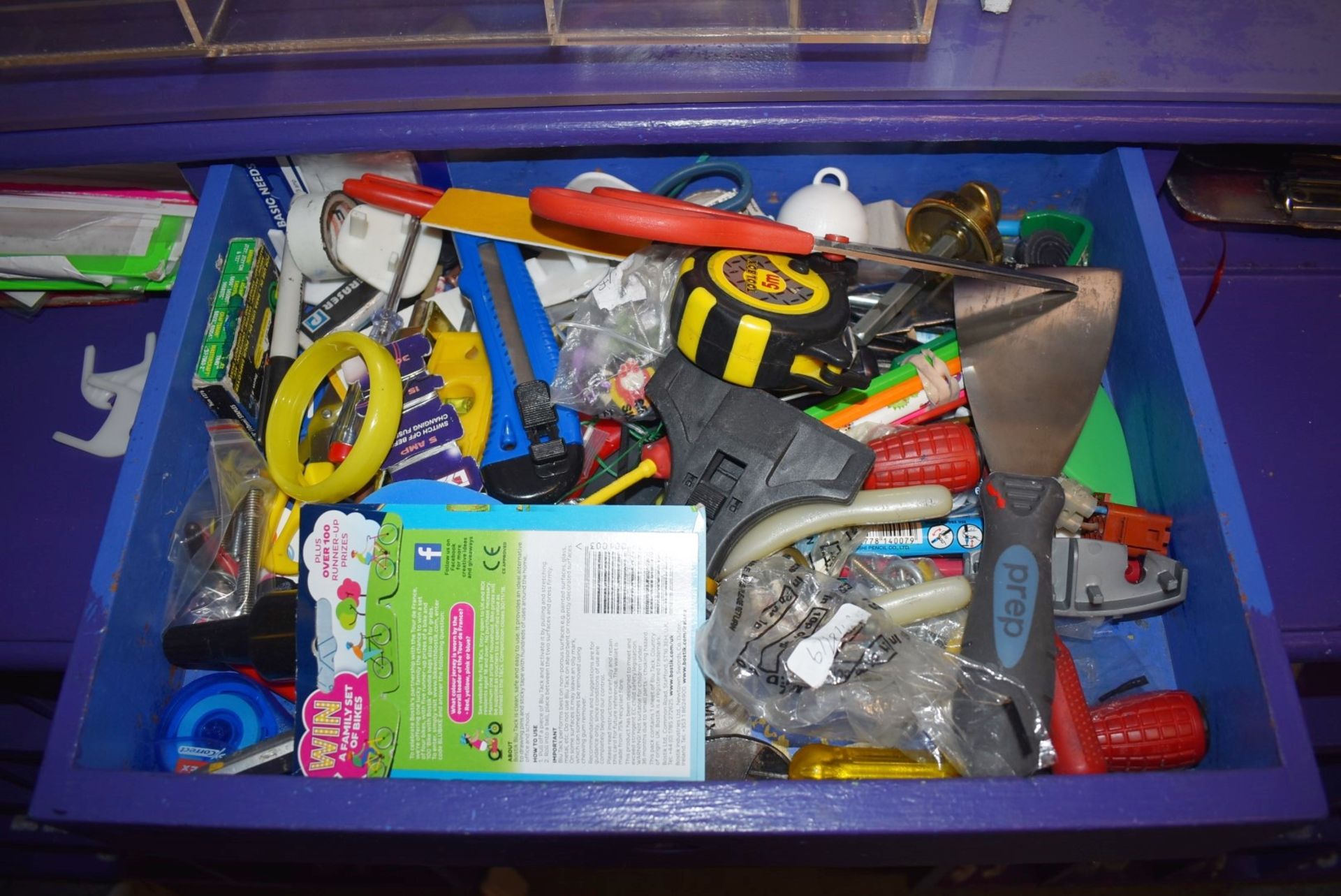 Assorted Job Lot From Office Room - Includes Stationary, Contents of Drawers, First Aid Kit, Party - Bild 2 aus 21