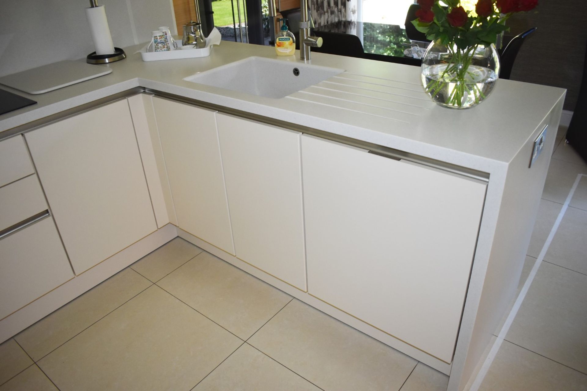 1 x Contemporary SieMatic Fitted Kitchen With Corian Work Surfaces and Integrated Appliances - Image 13 of 70