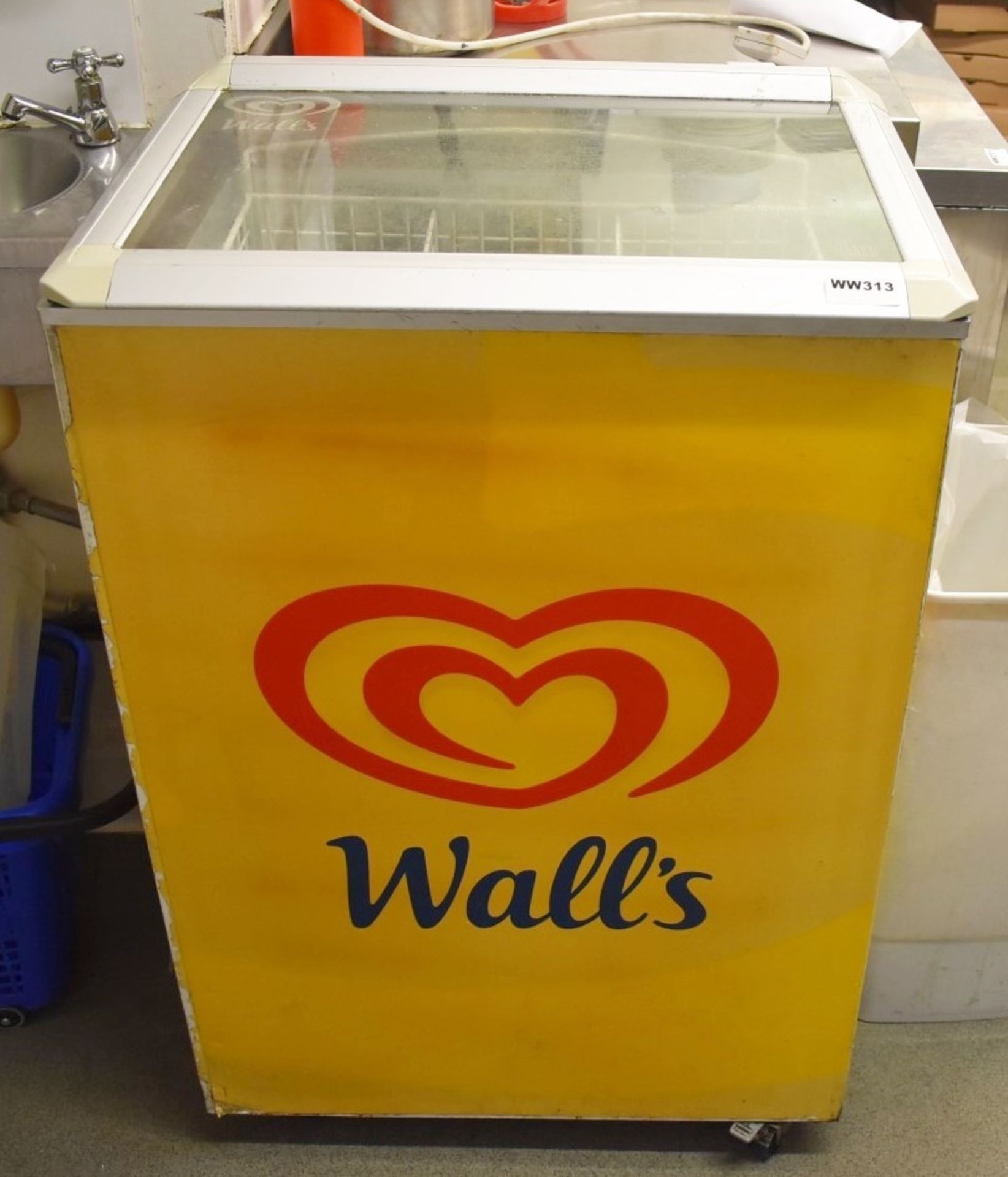 1 x Walls Ice Cream Freezer With Clear Lid - H93 x W63 x D44 cms - Ref WW313 - CL520 - Location:
