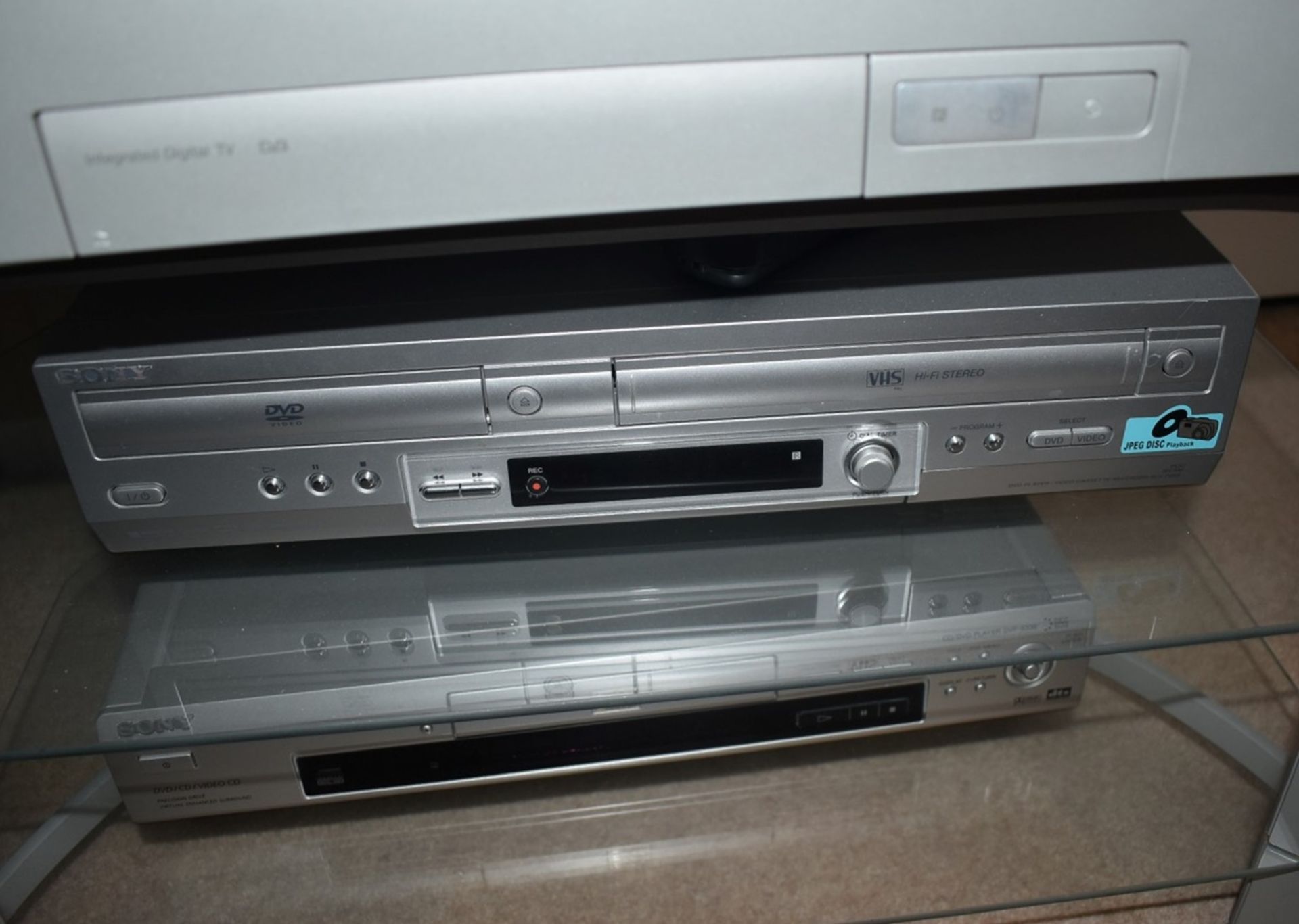 1 x Sony 27" Digital TV On Stand + VHS Video / DVD Player + DVD/CD Player - CL491 *NO VAT* - Image 5 of 5