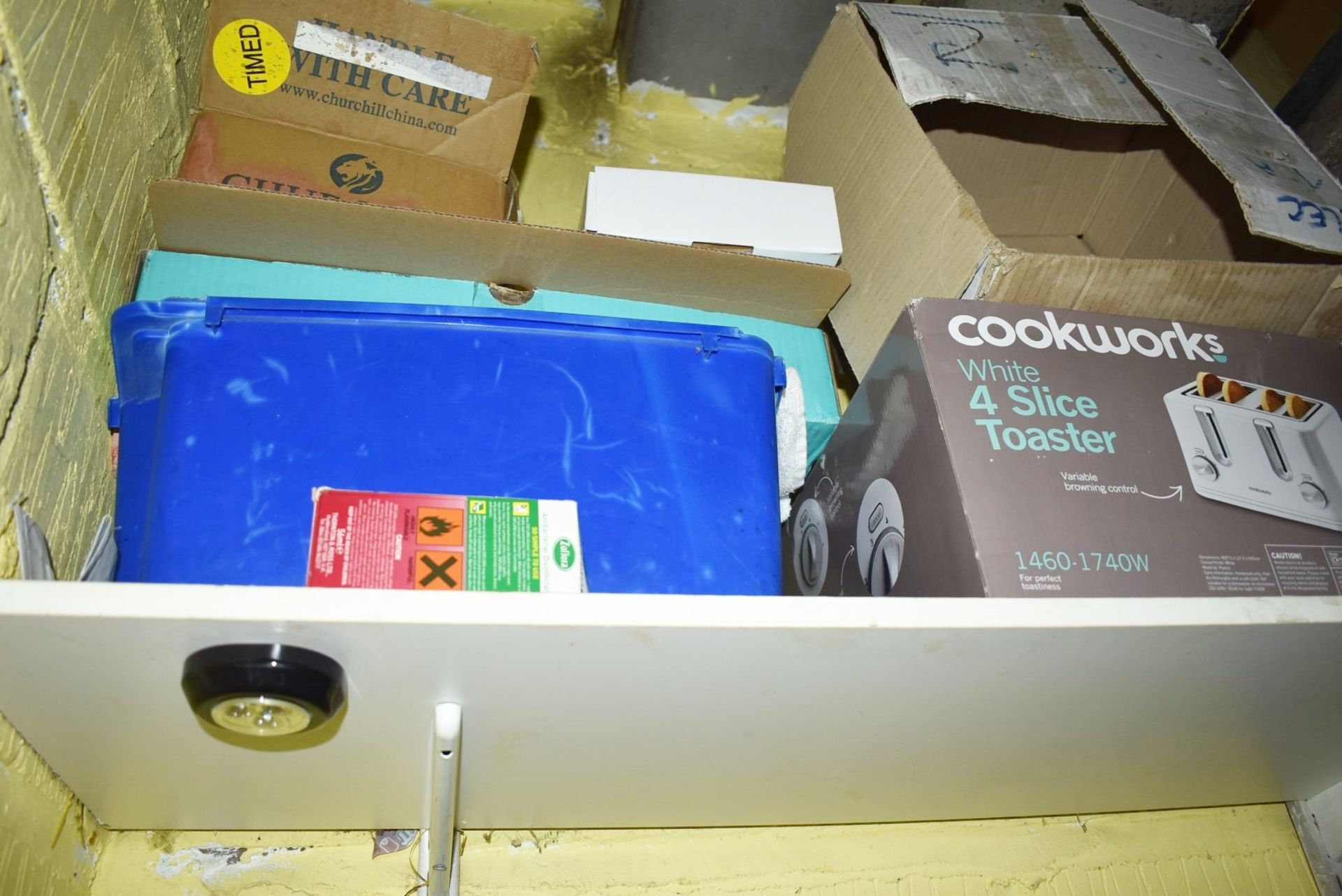 Assorted Job Lot of Items From Storage Room - Includes Helium Balloon Kit, Dishwasher Trays, - Bild 11 aus 22