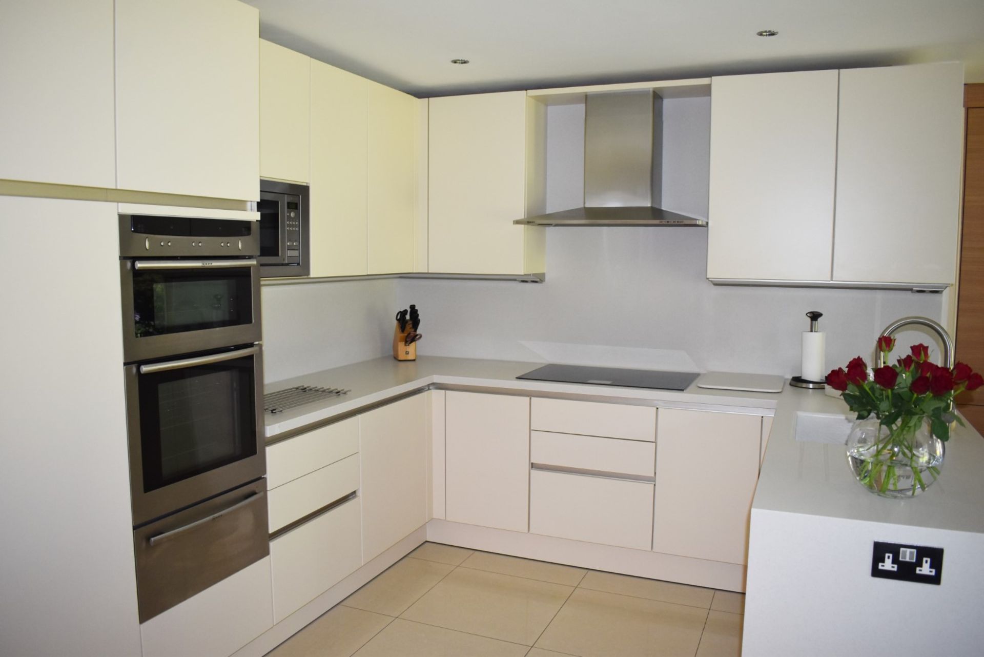 1 x Contemporary SieMatic Fitted Kitchen With Corian Work Surfaces and Integrated Appliances - Image 2 of 70